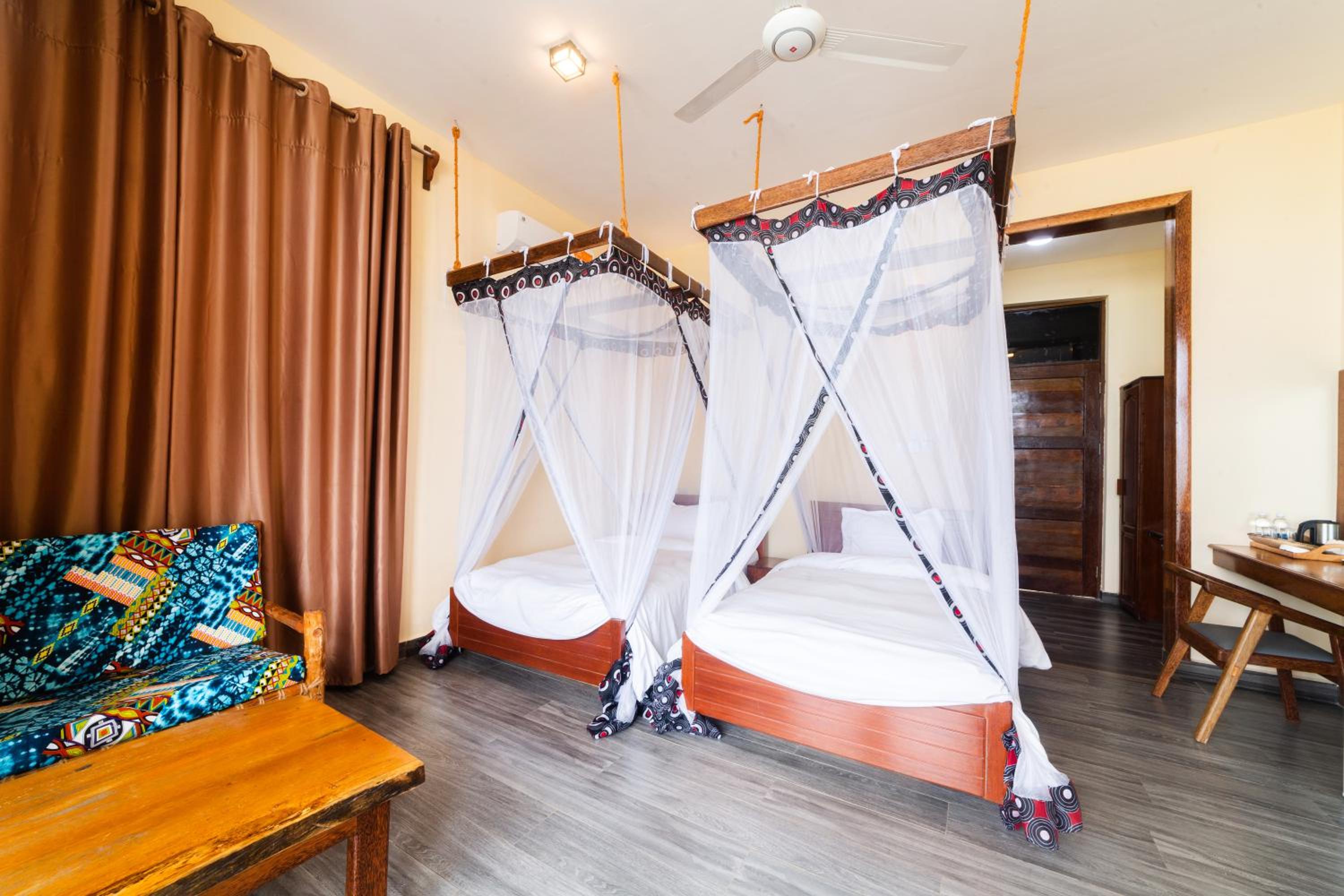 Twin Room with Sea View - Photo 4