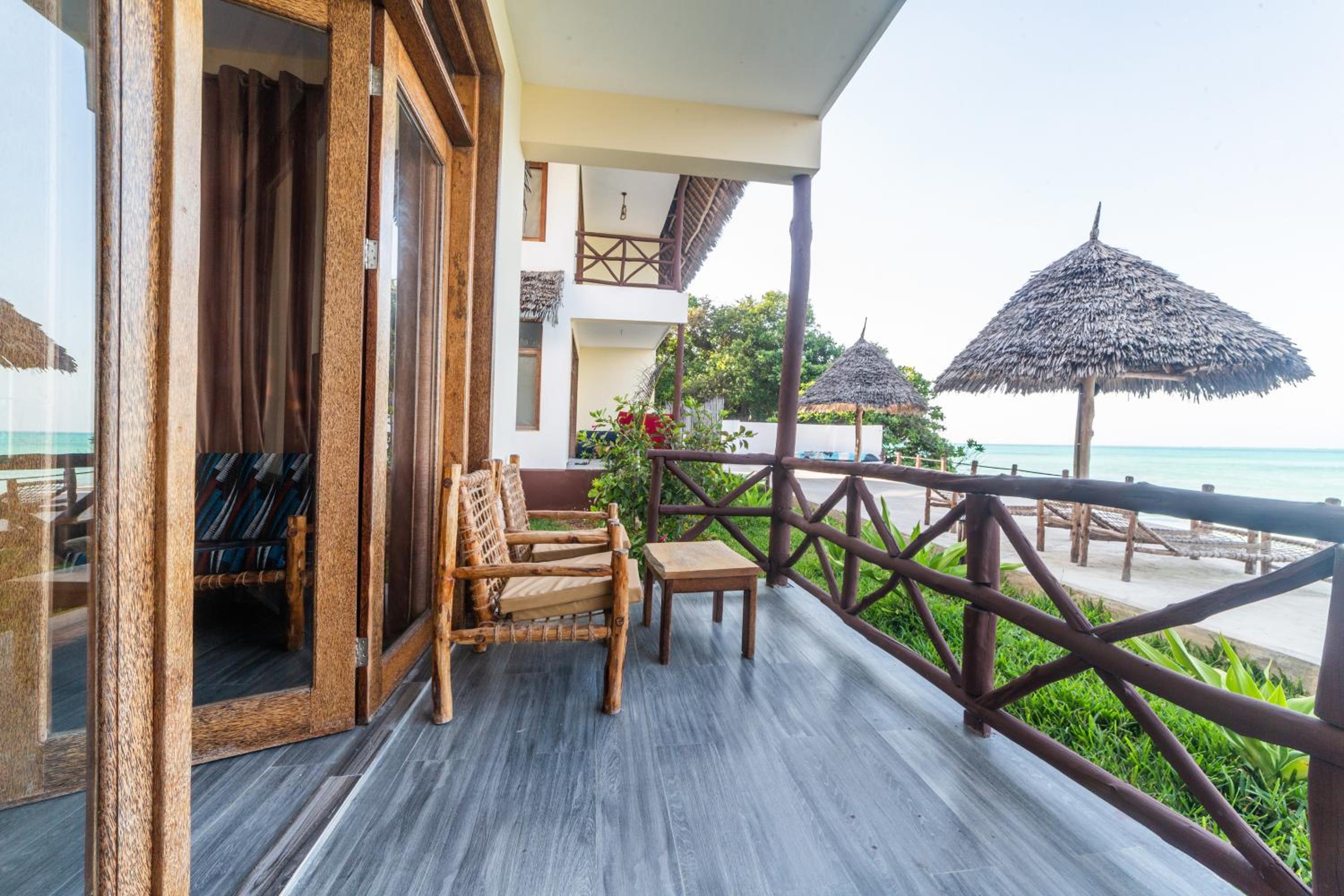 Double Room with Sea View - Photo 4