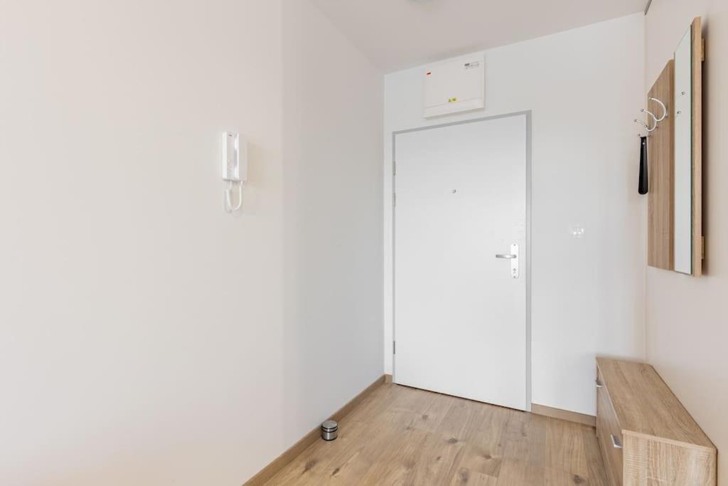 One-Bedroom Apartment photo 3