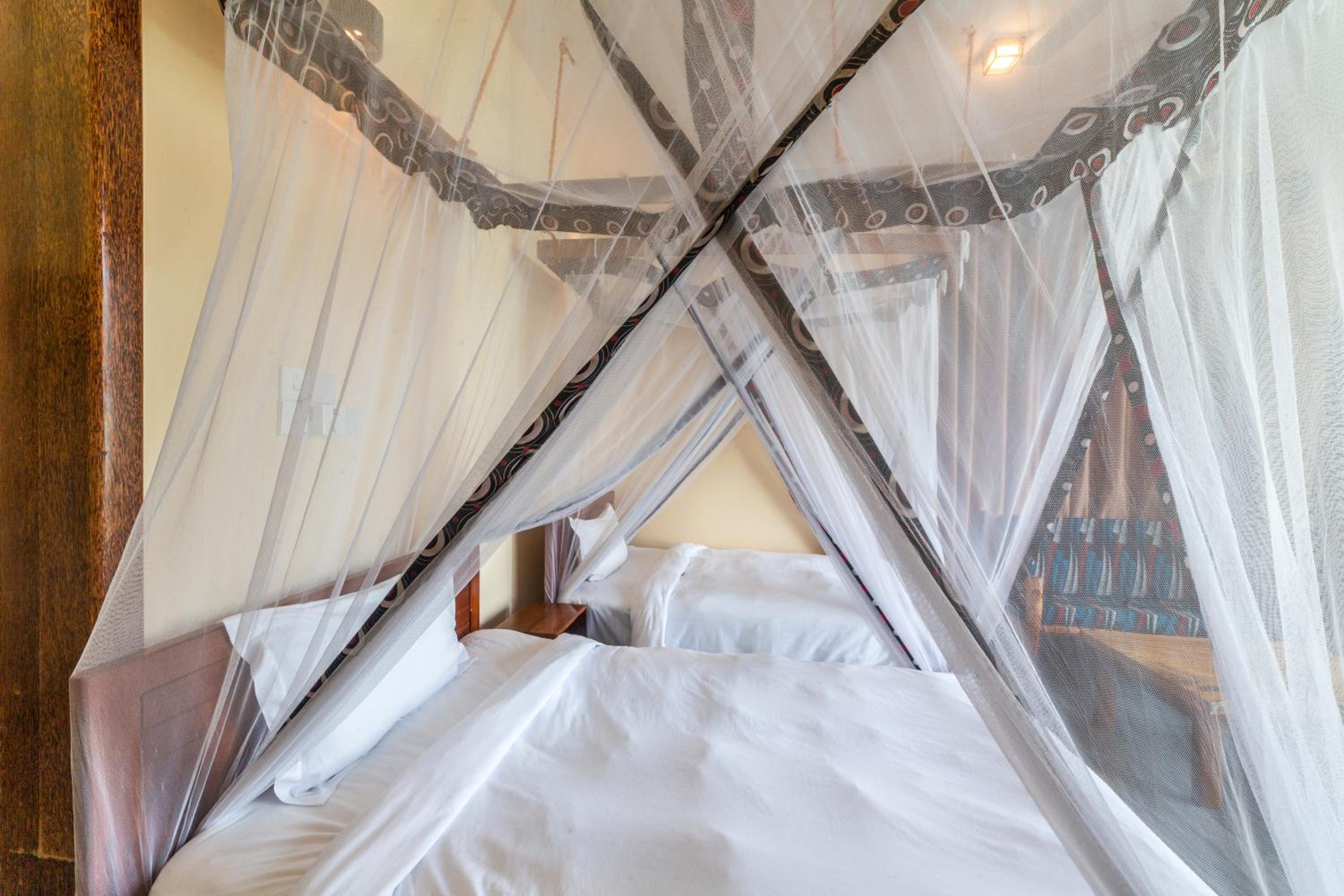 Twin Room with Sea View - Photo 3