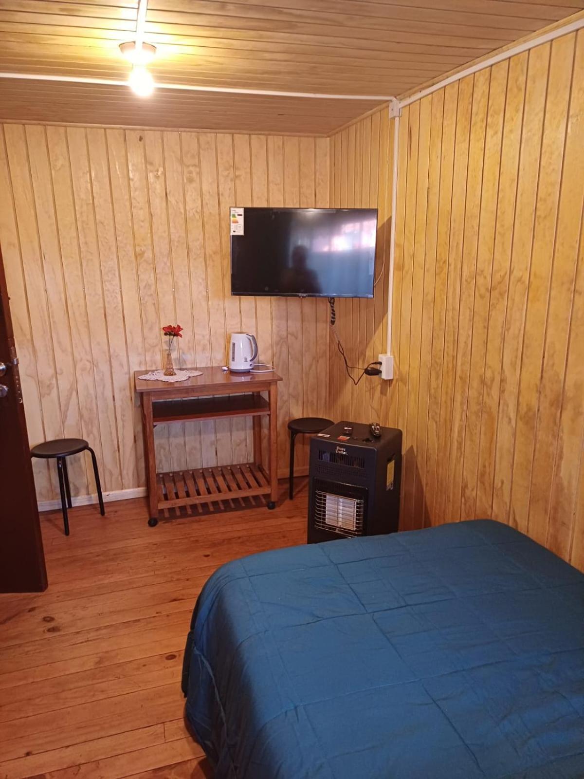 Double Room with Shared Bathroom photo 2