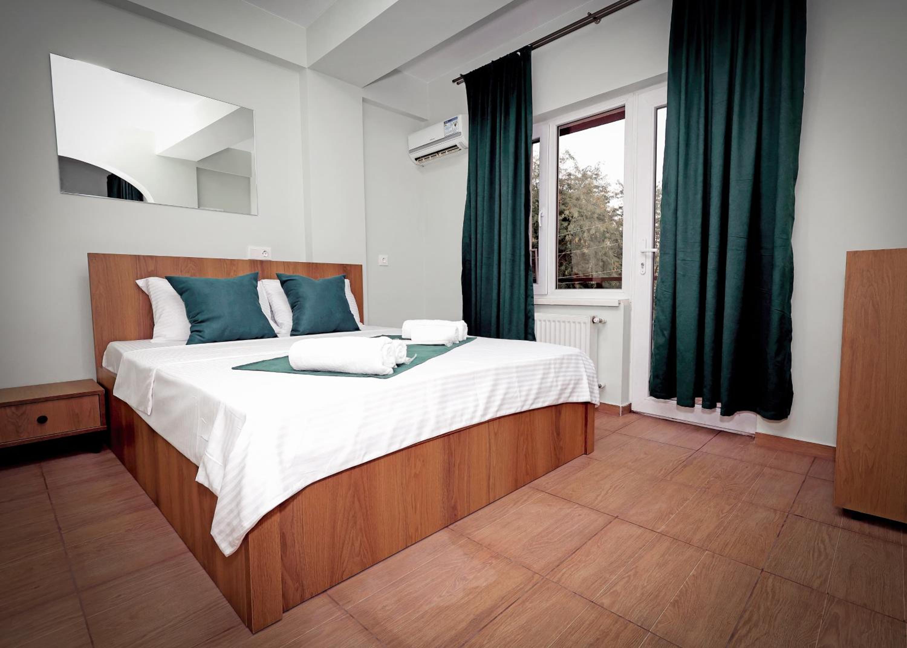 Deluxe King Suite