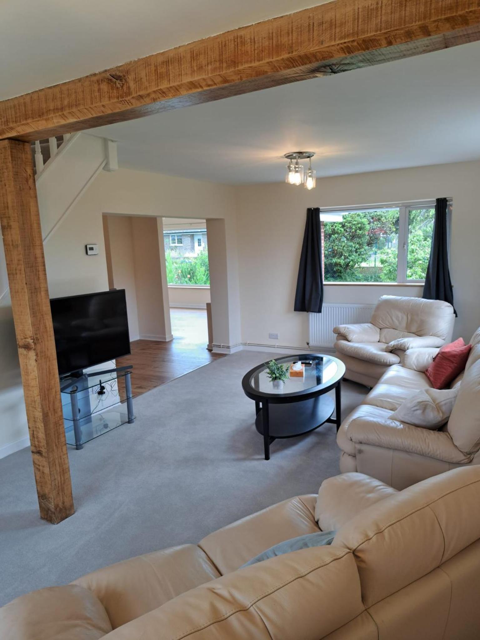 Five-Bedroom Bungalow photo 1