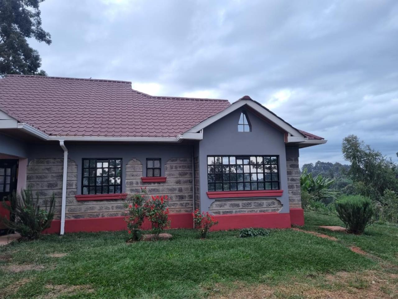 Two-Bedroom House photo 3