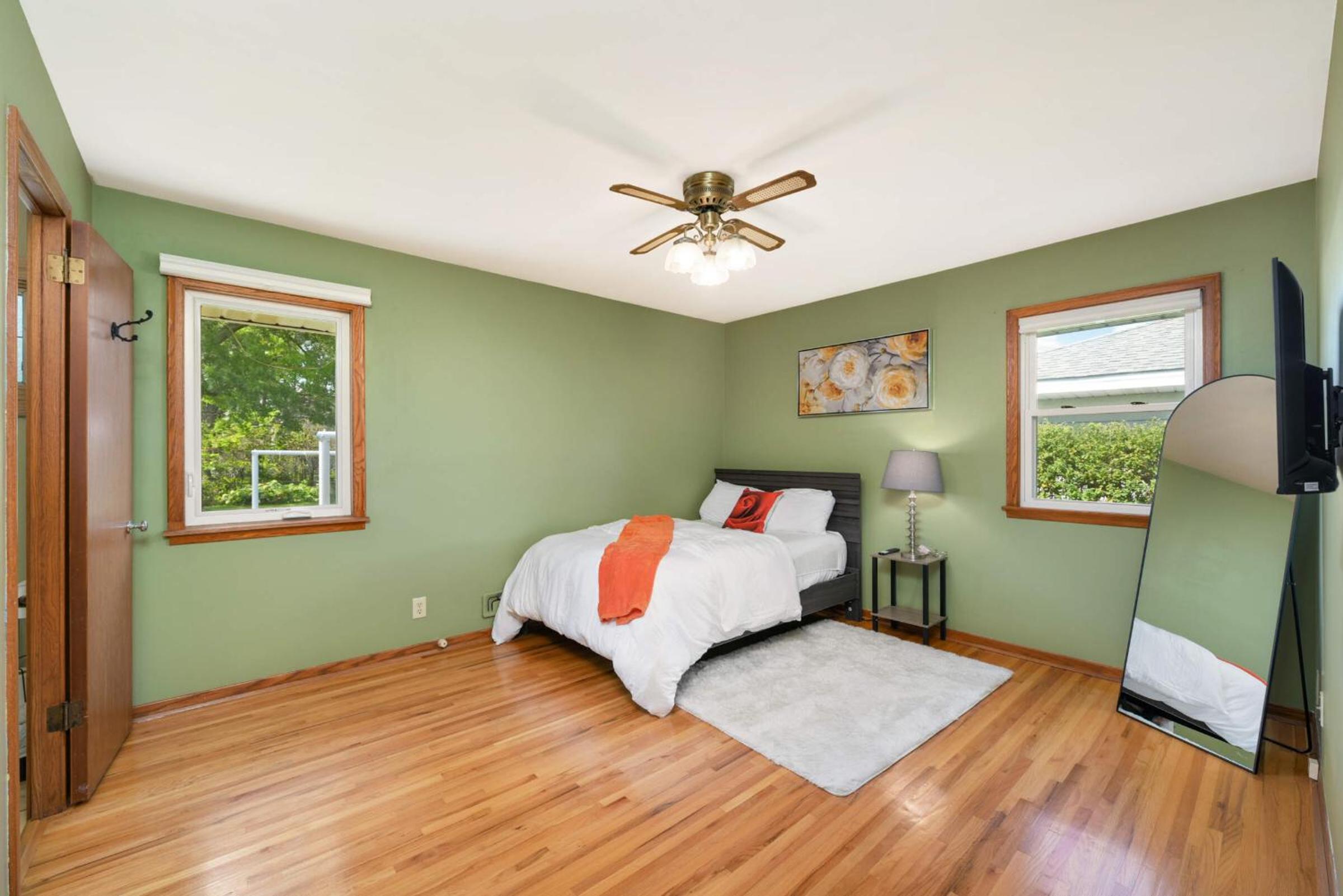 Four-Bedroom House photo 3
