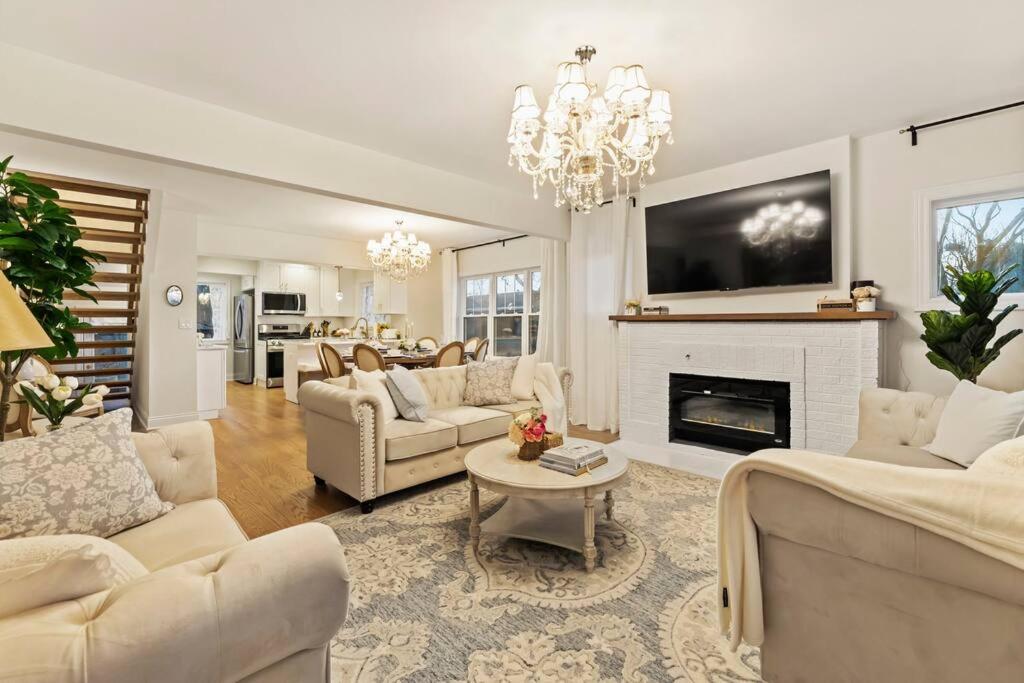 Five-Bedroom House photo 1