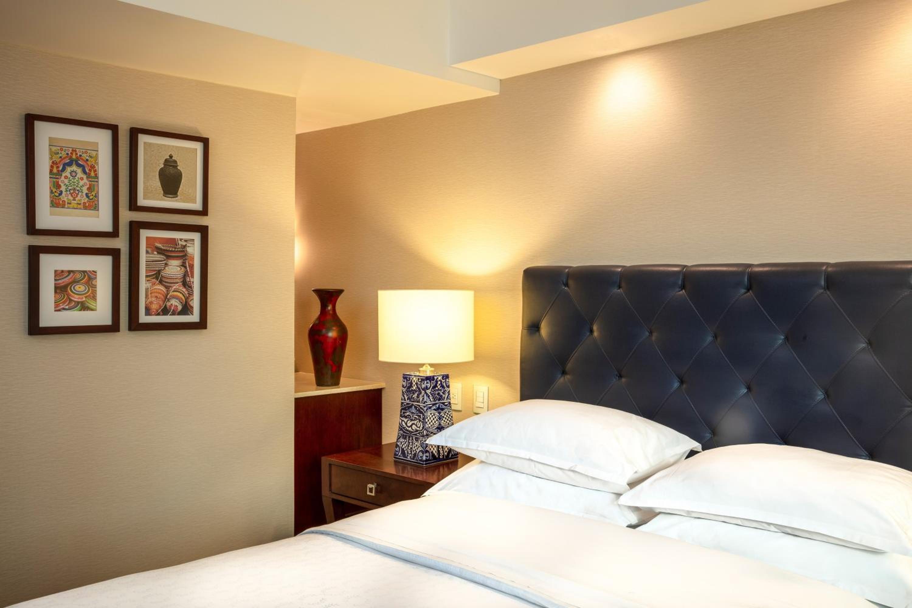 Business Deluxe Club, Club lounge access, Guest room         - Photo 1