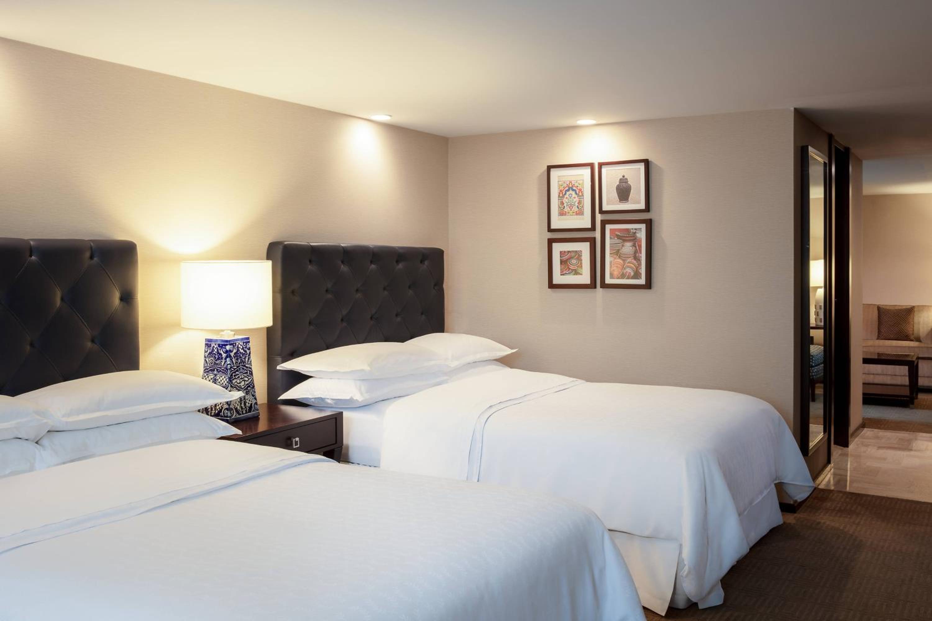 Junior Suite, Club lounge access, 1 Bedroom Junior Suite     - Photo 1