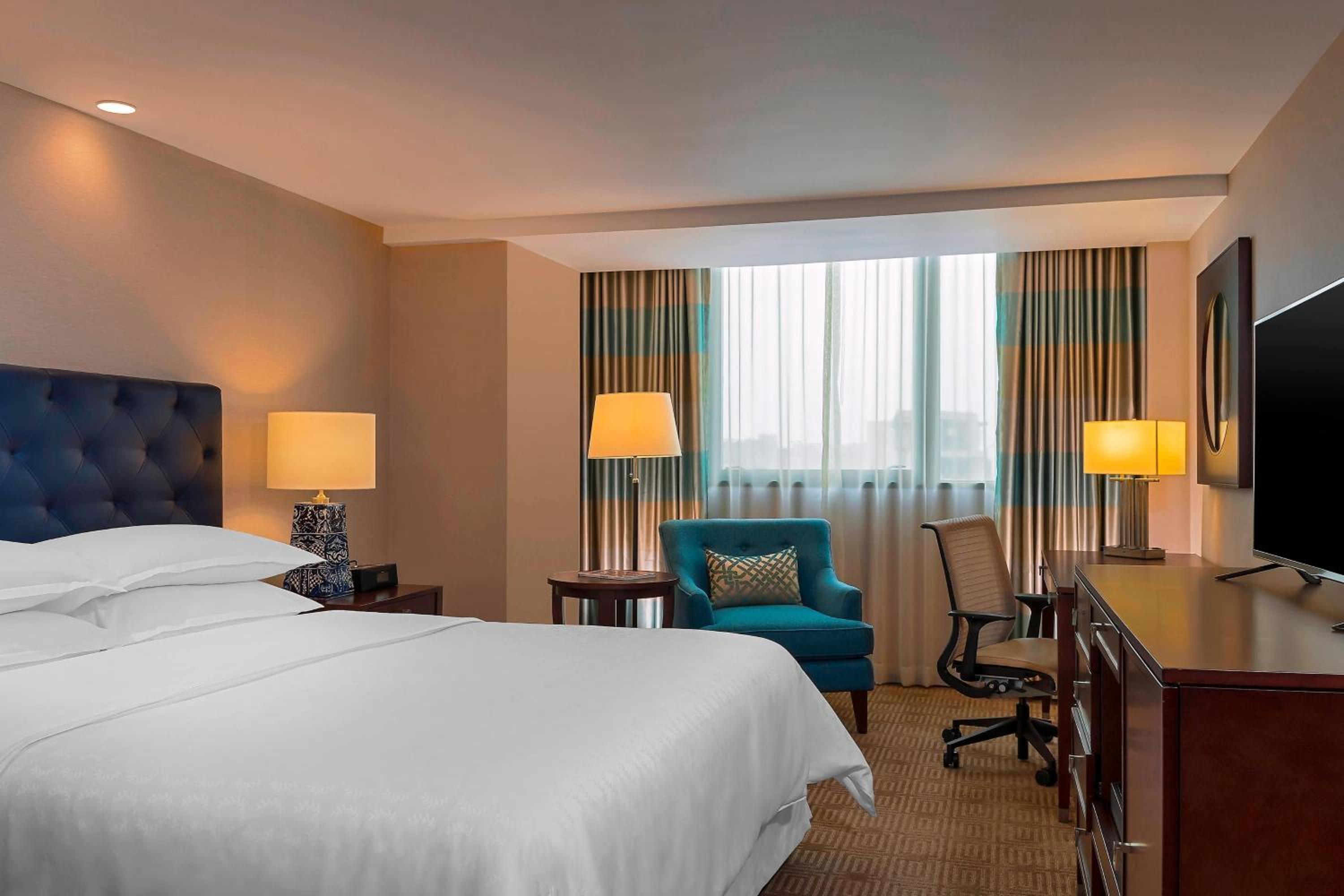 Business Deluxe, Guest room, 1 King, Reforma Avenue view     - Photo 1