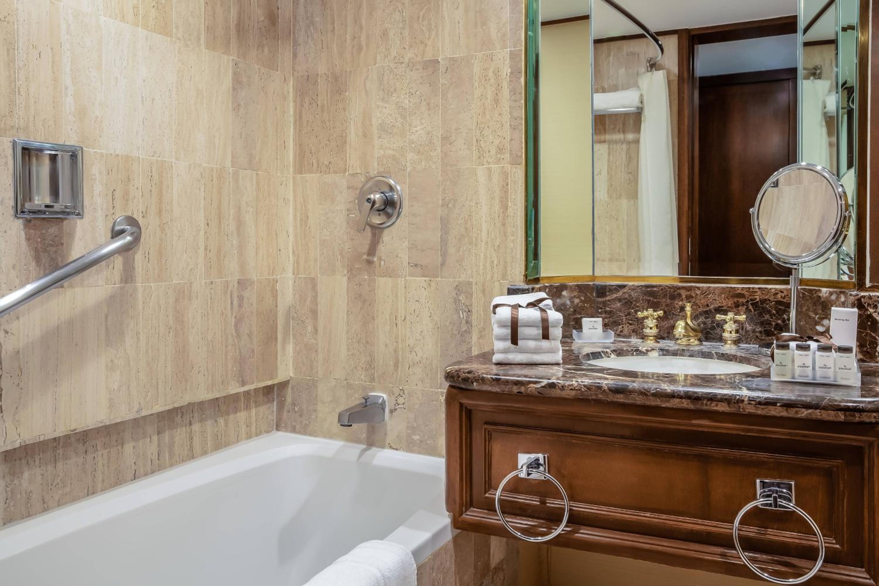 Business Deluxe, Guest room, 1 King                          - Photo 4