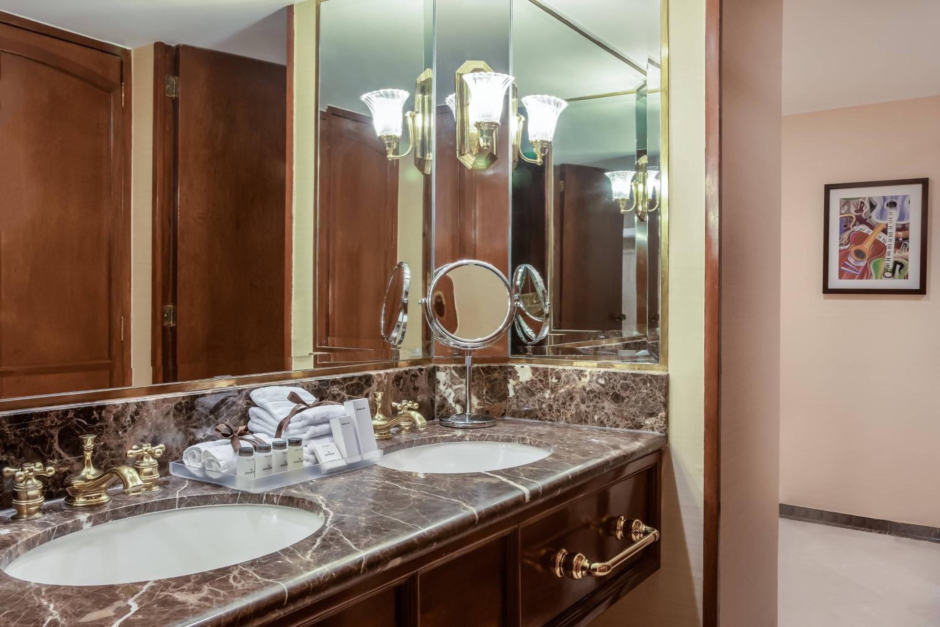Alcove Suite, Club lounge access, 1 Bedroom Suite, 1 King    - Photo 6