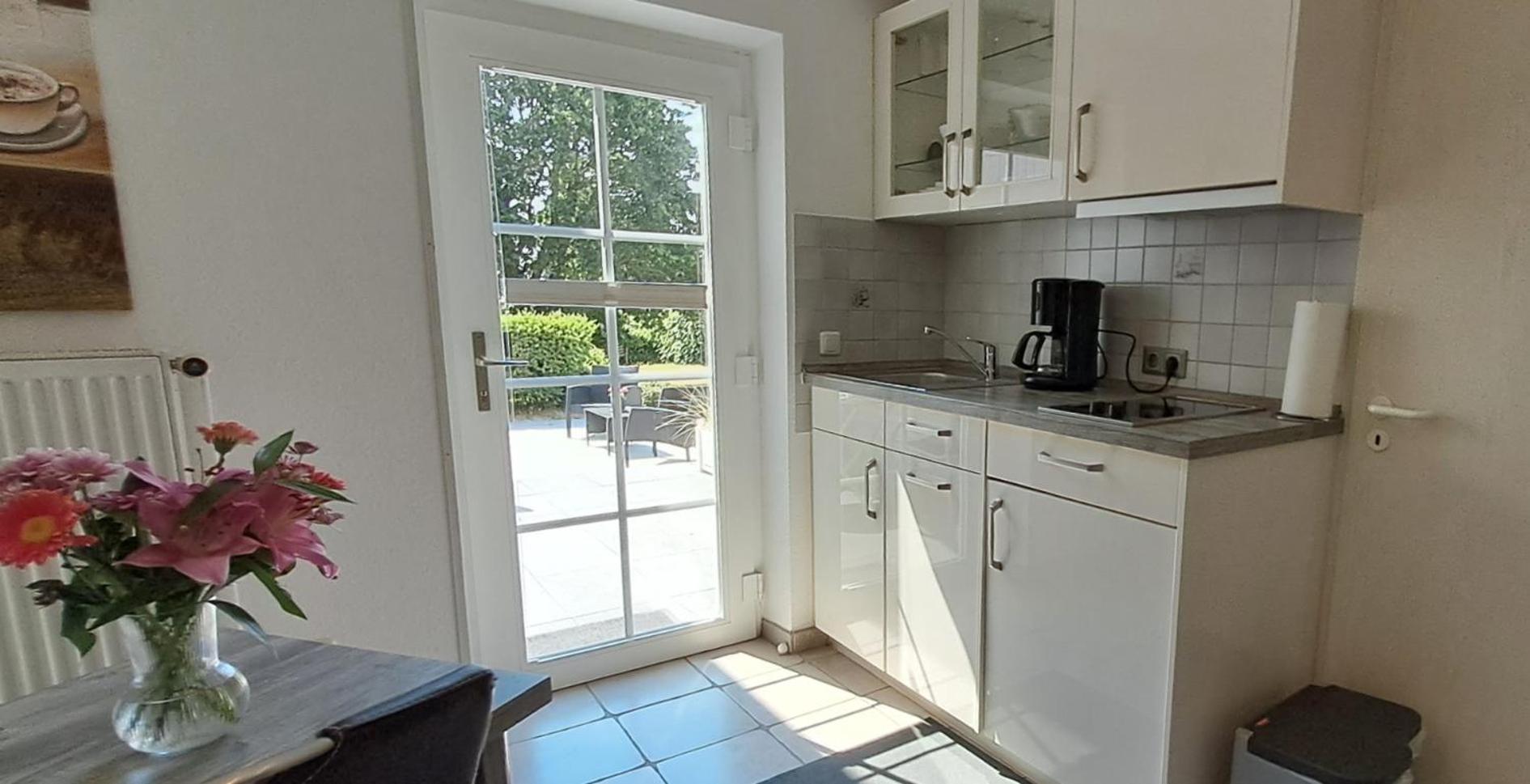 Studio Apartment with One Double Bed photo 3