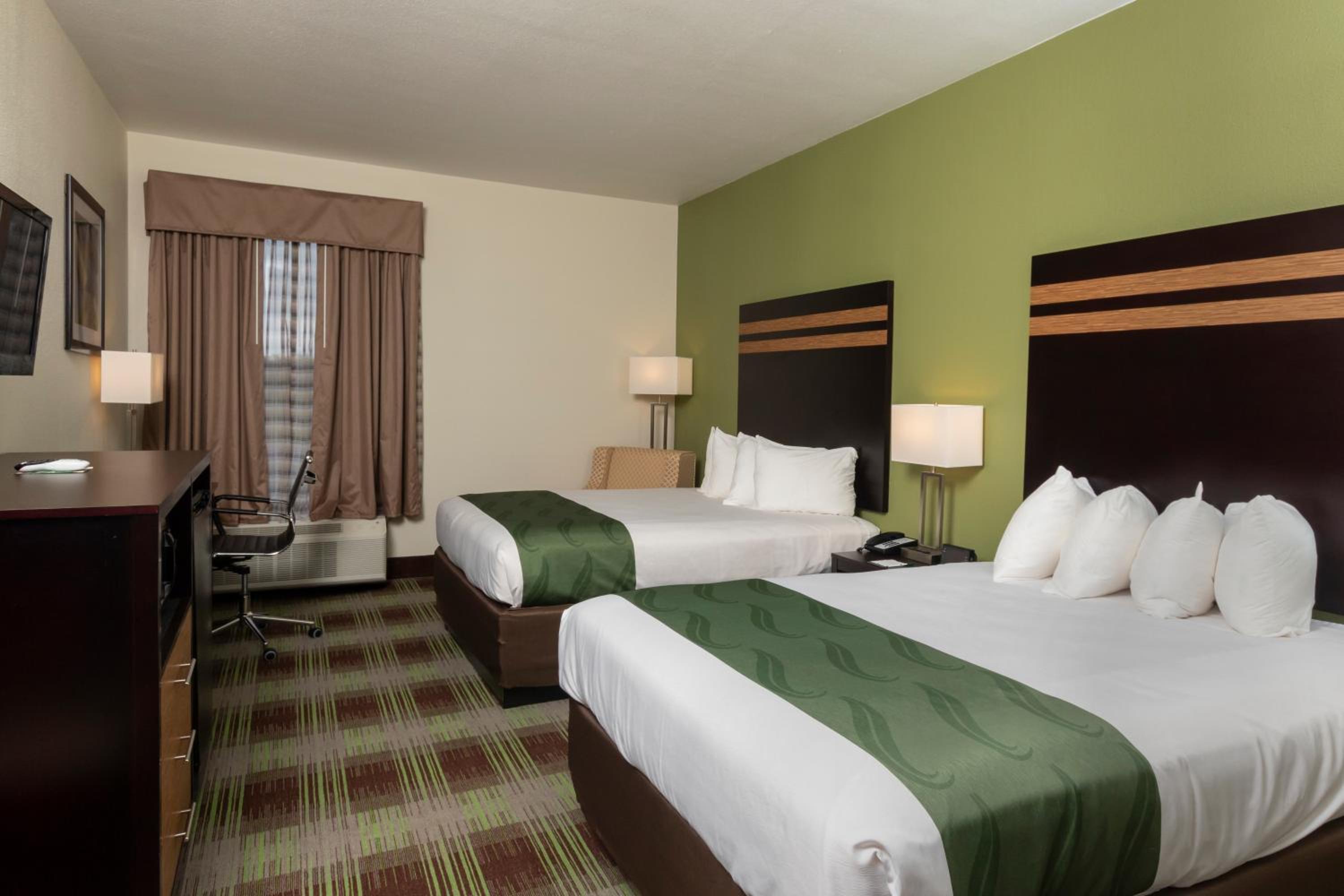 Queen Room with Two Queen Beds - Non Smoking - Photo 1