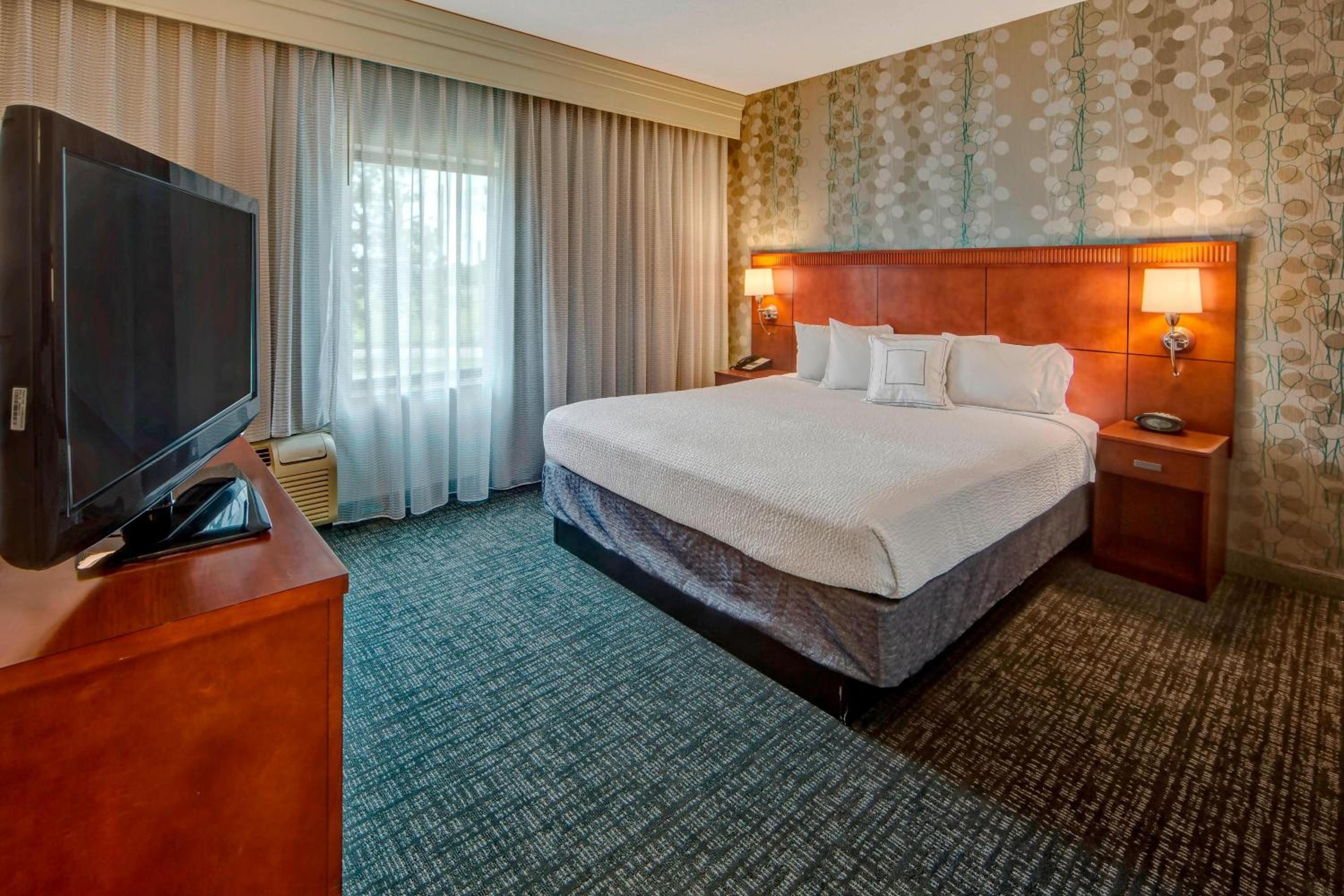 King Suite with Sofa Bed photo 3