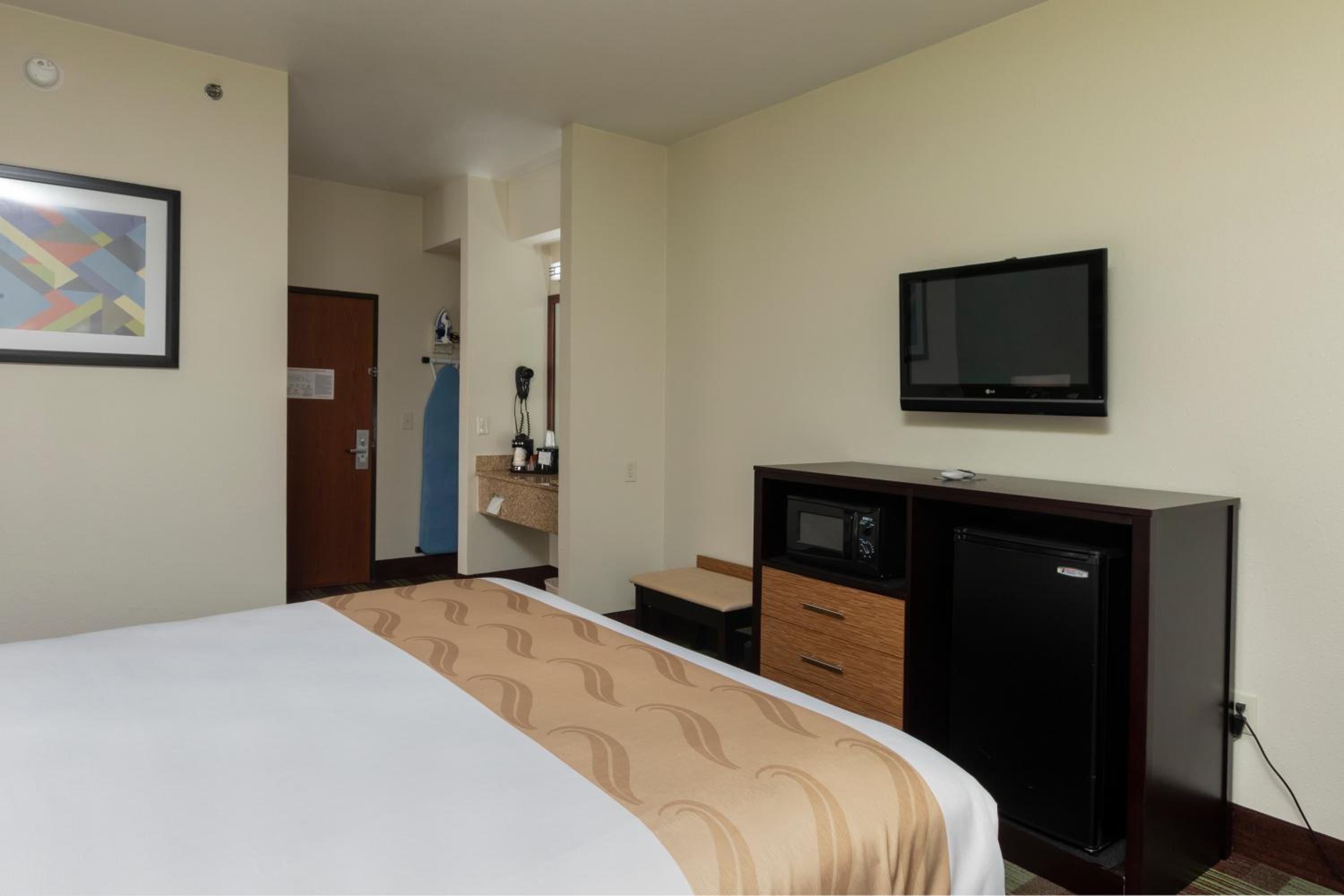 King Room - Non Smoking - Photo 5