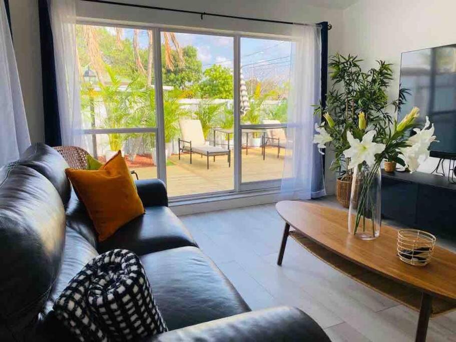 Five-Bedroom House photo 1