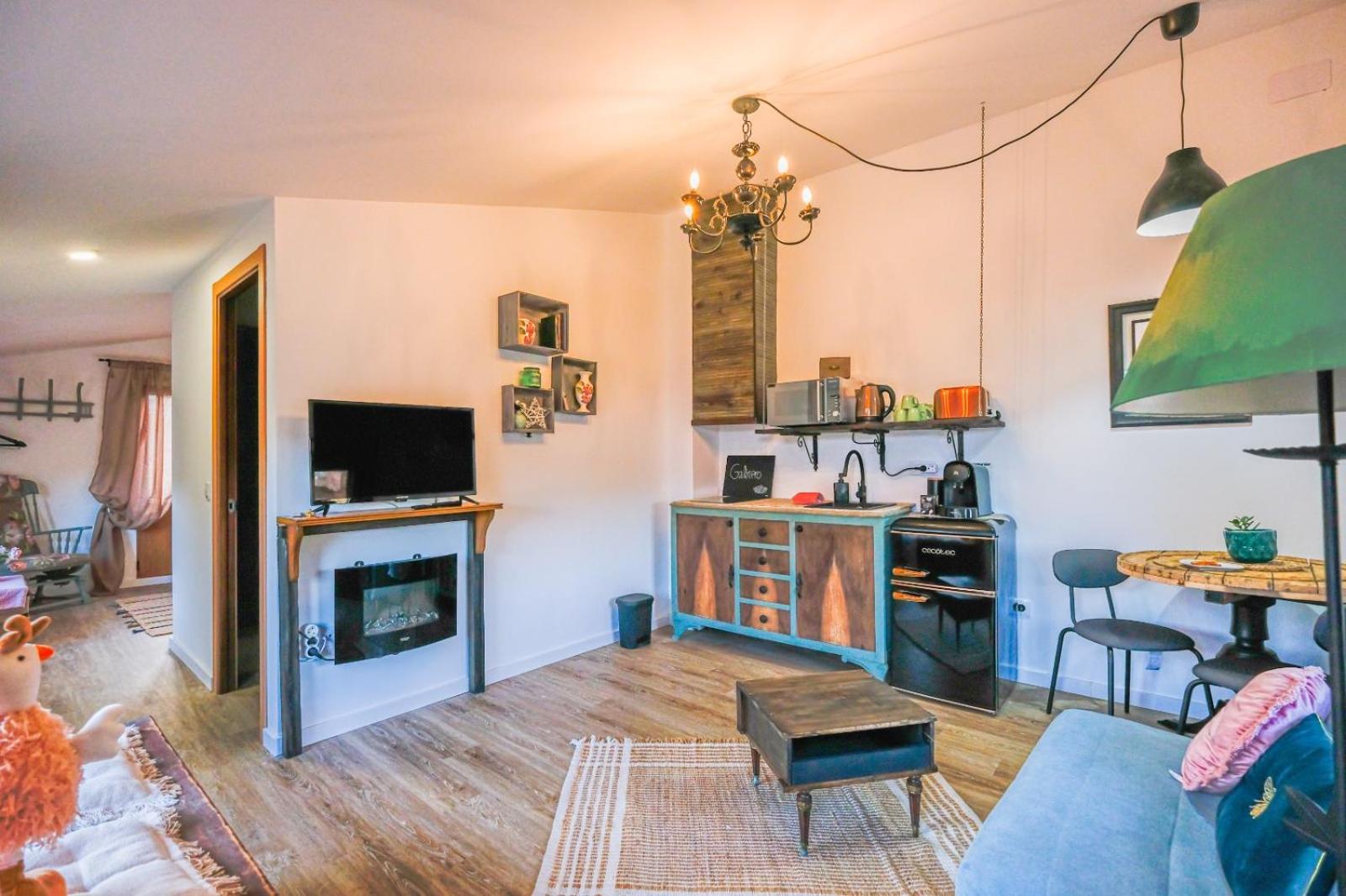 One-Bedroom Apartment photo 2