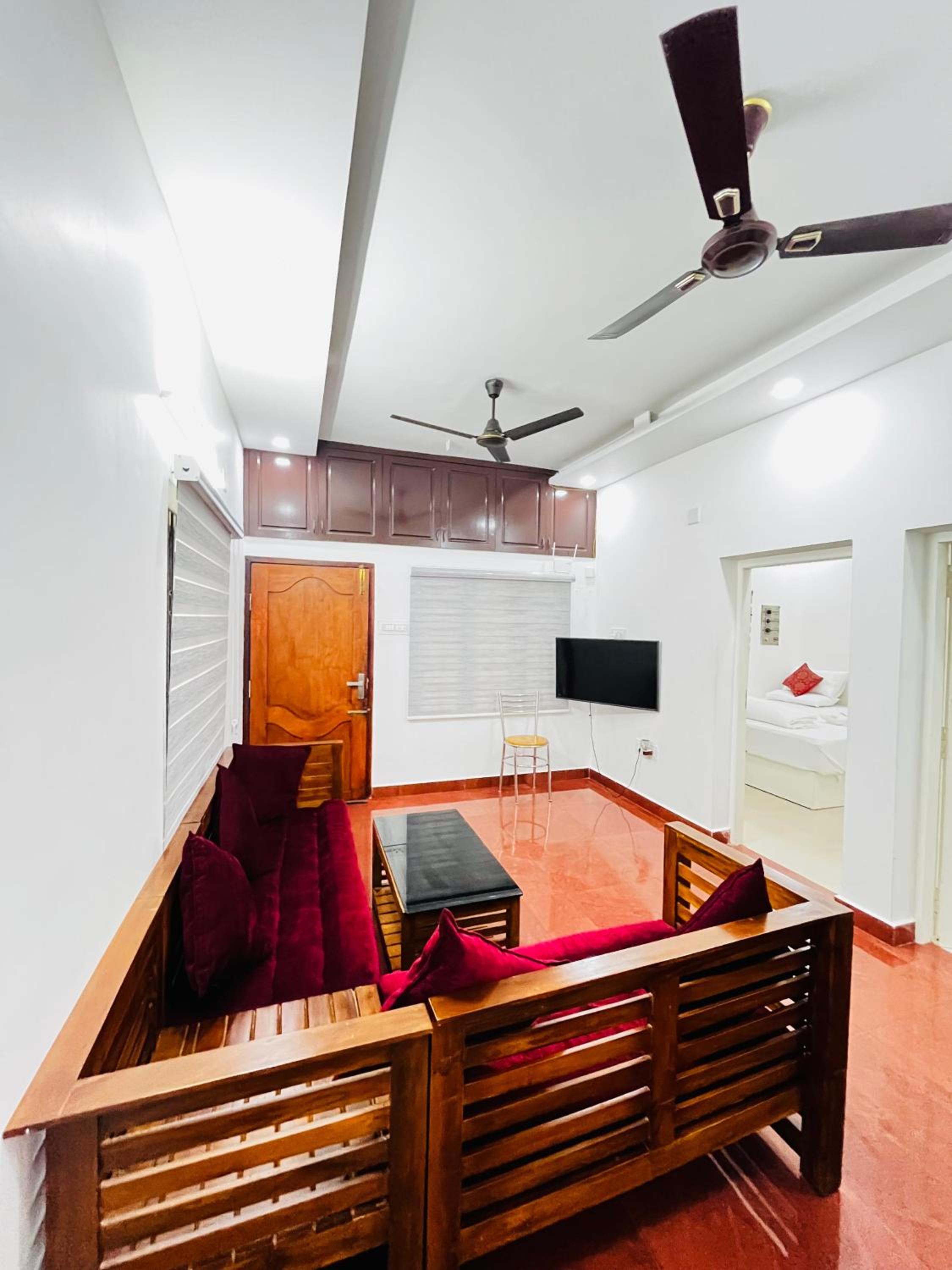 One-Bedroom Apartment photo 1