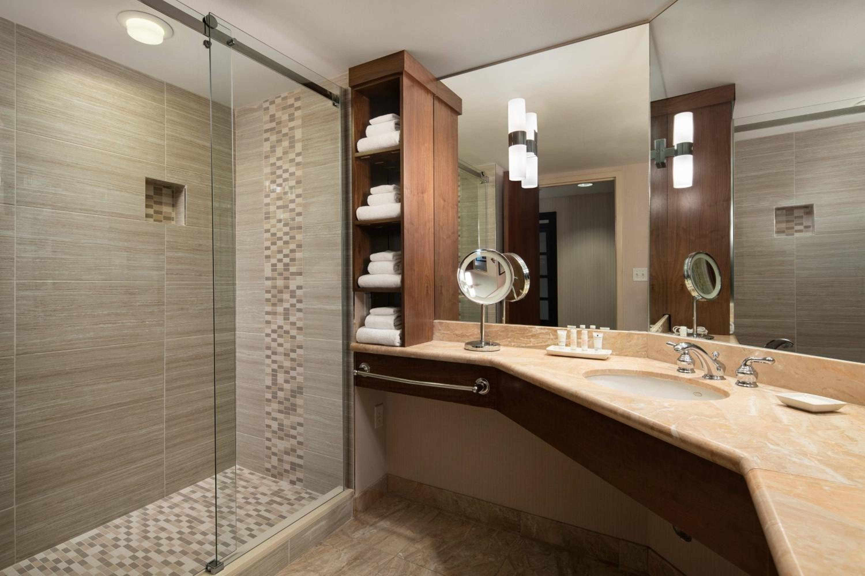 Corner King Room - Photo 4