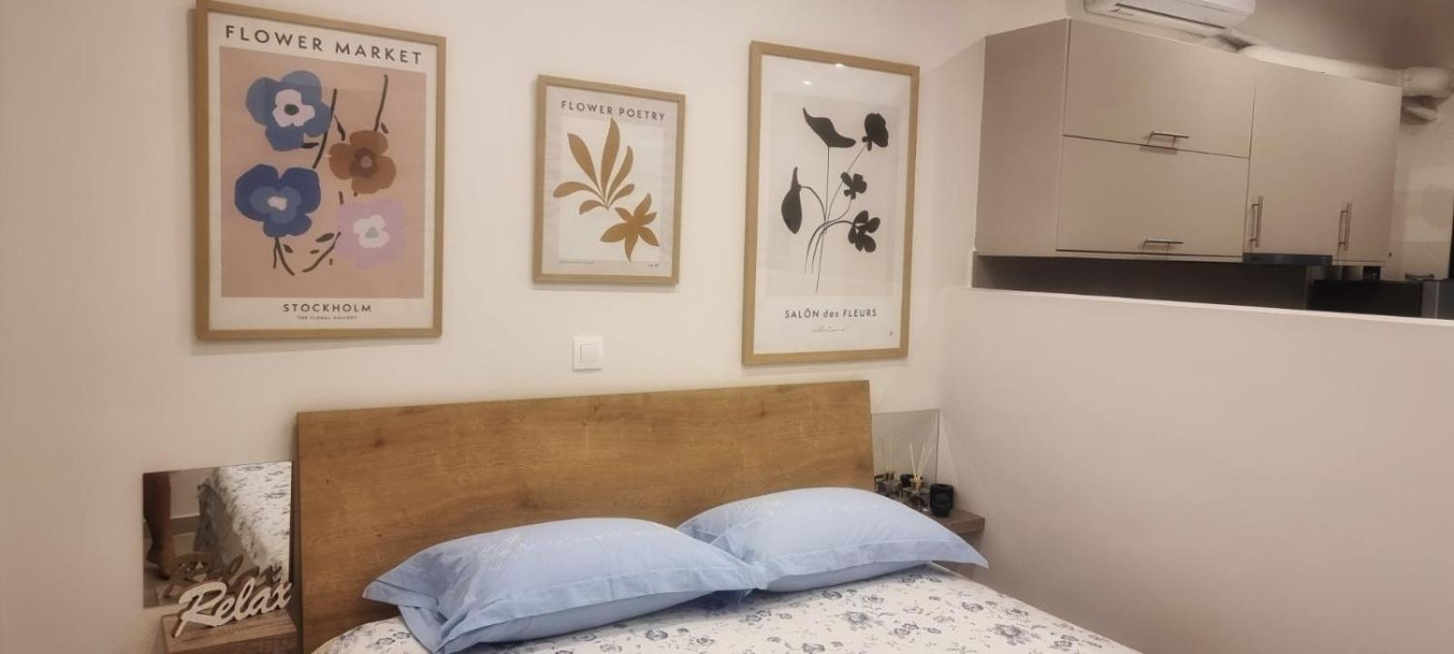 One-Bedroom Apartment photo 2