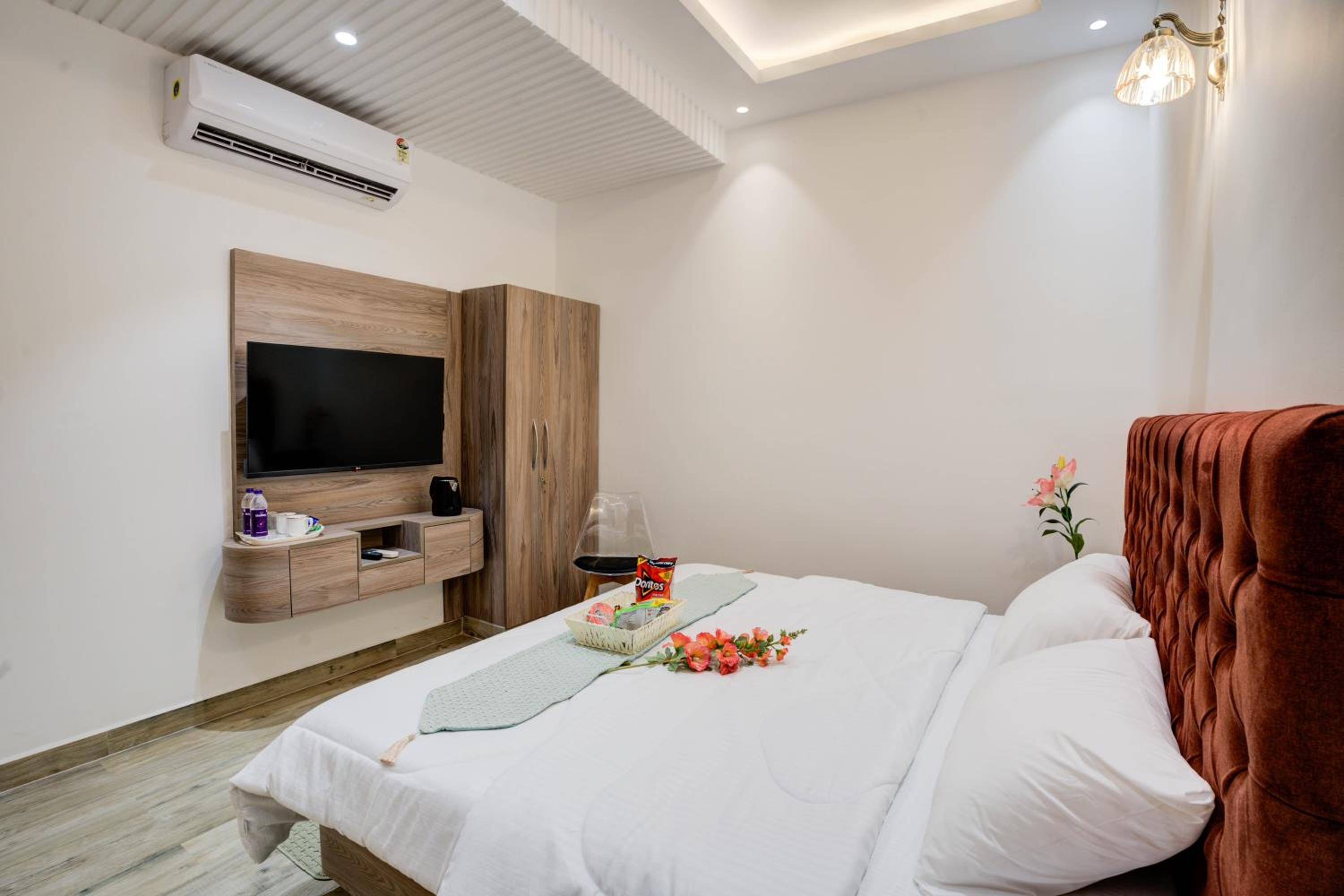 Deluxe Room - Photo 3