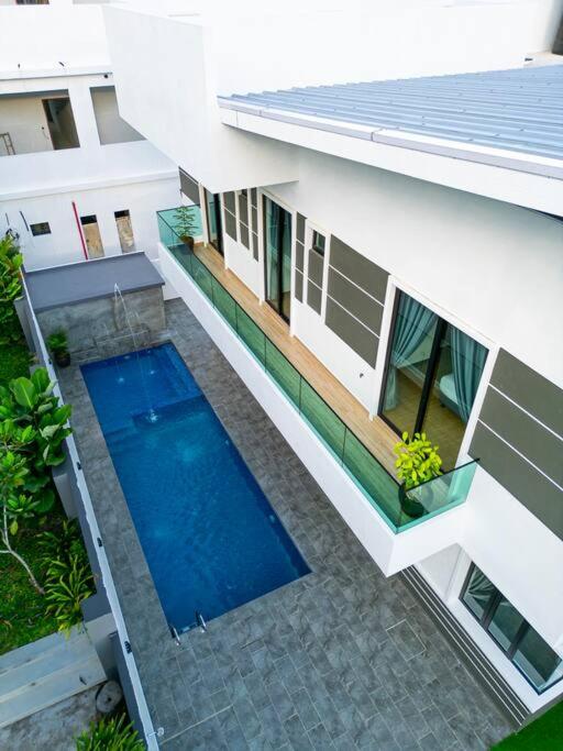 Villa photo 1
