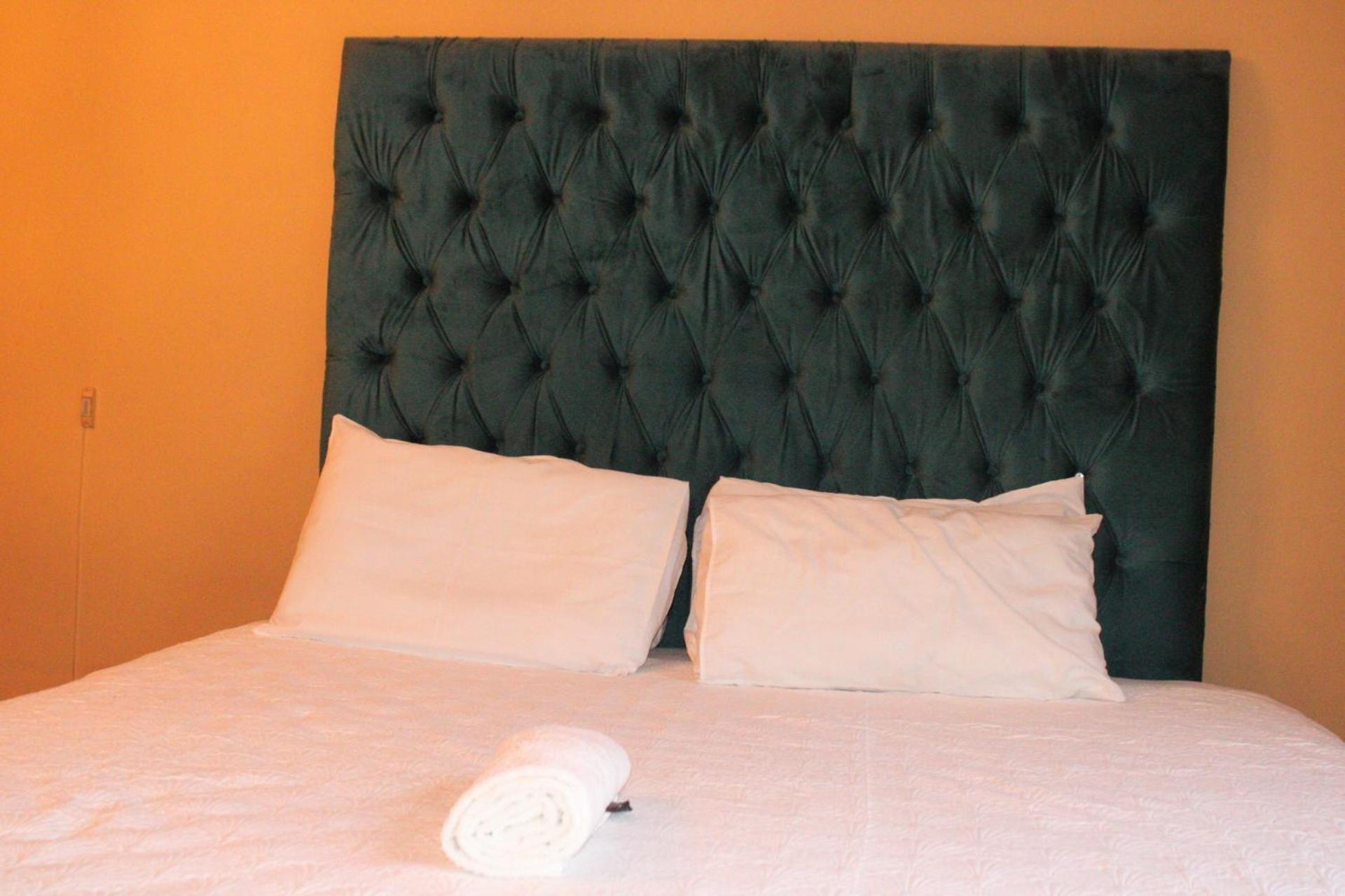 Deluxe King Suite photo 1