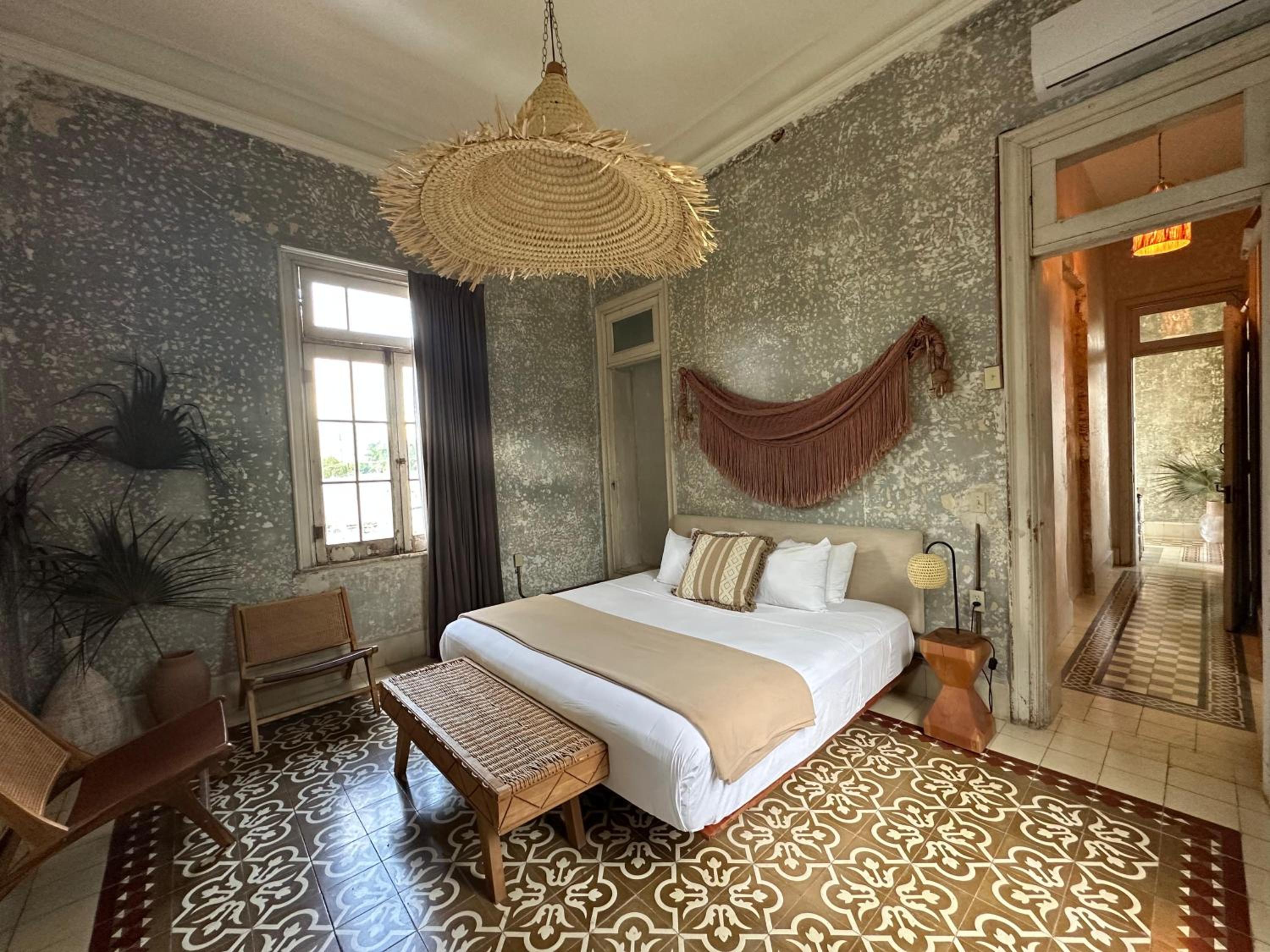Suite - Photo 5