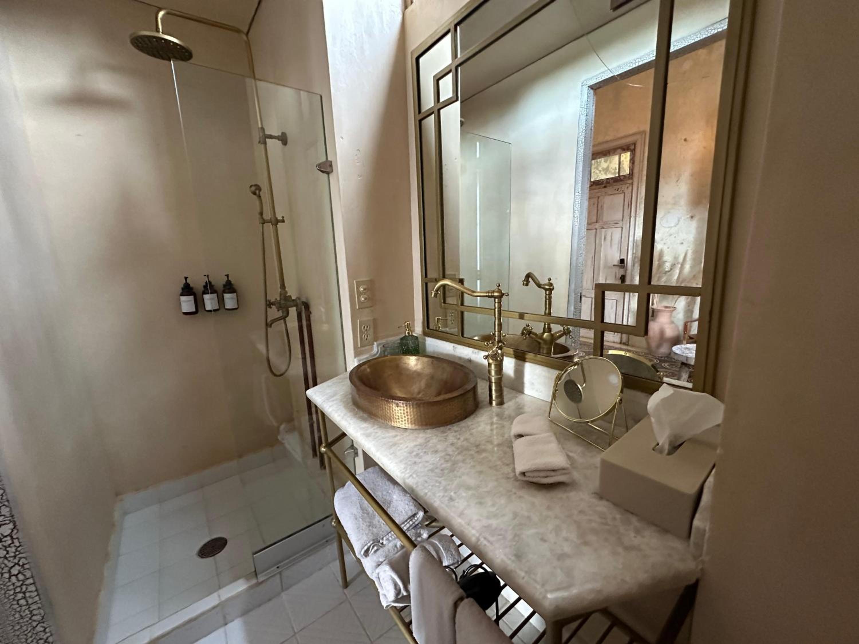 Deluxe Suite photo 2