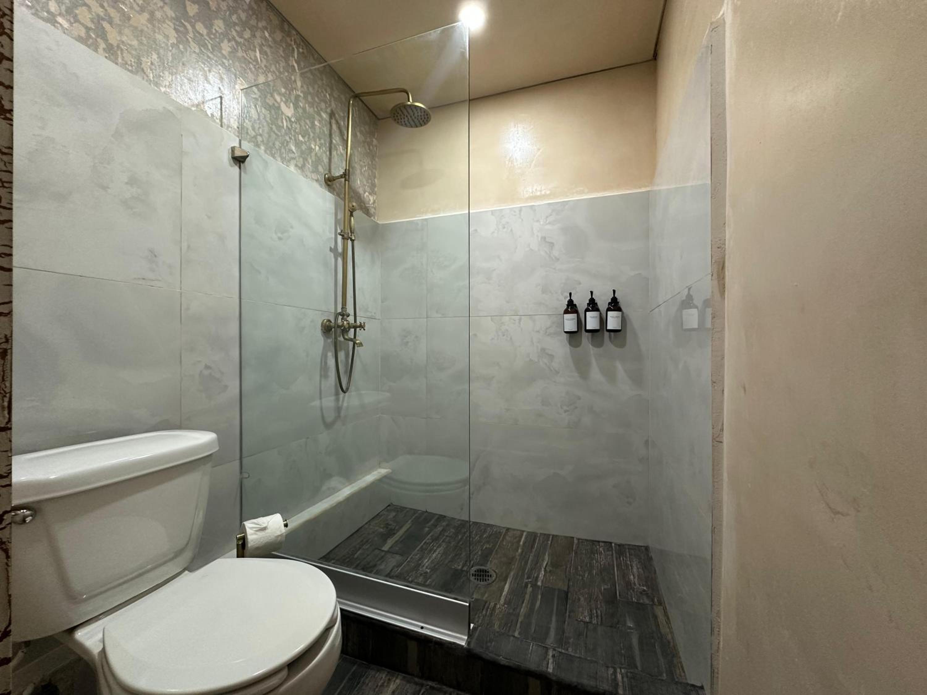 Queen Suite photo 2