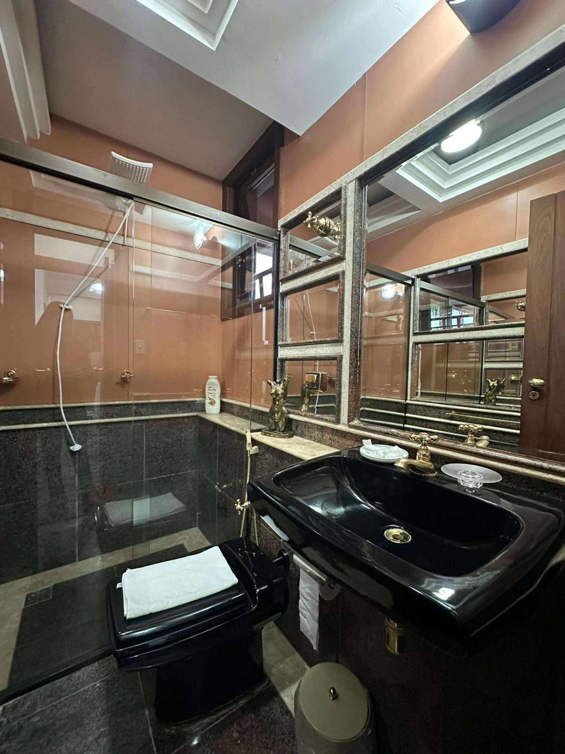 Two-Bedroom Apartment - Photo 16