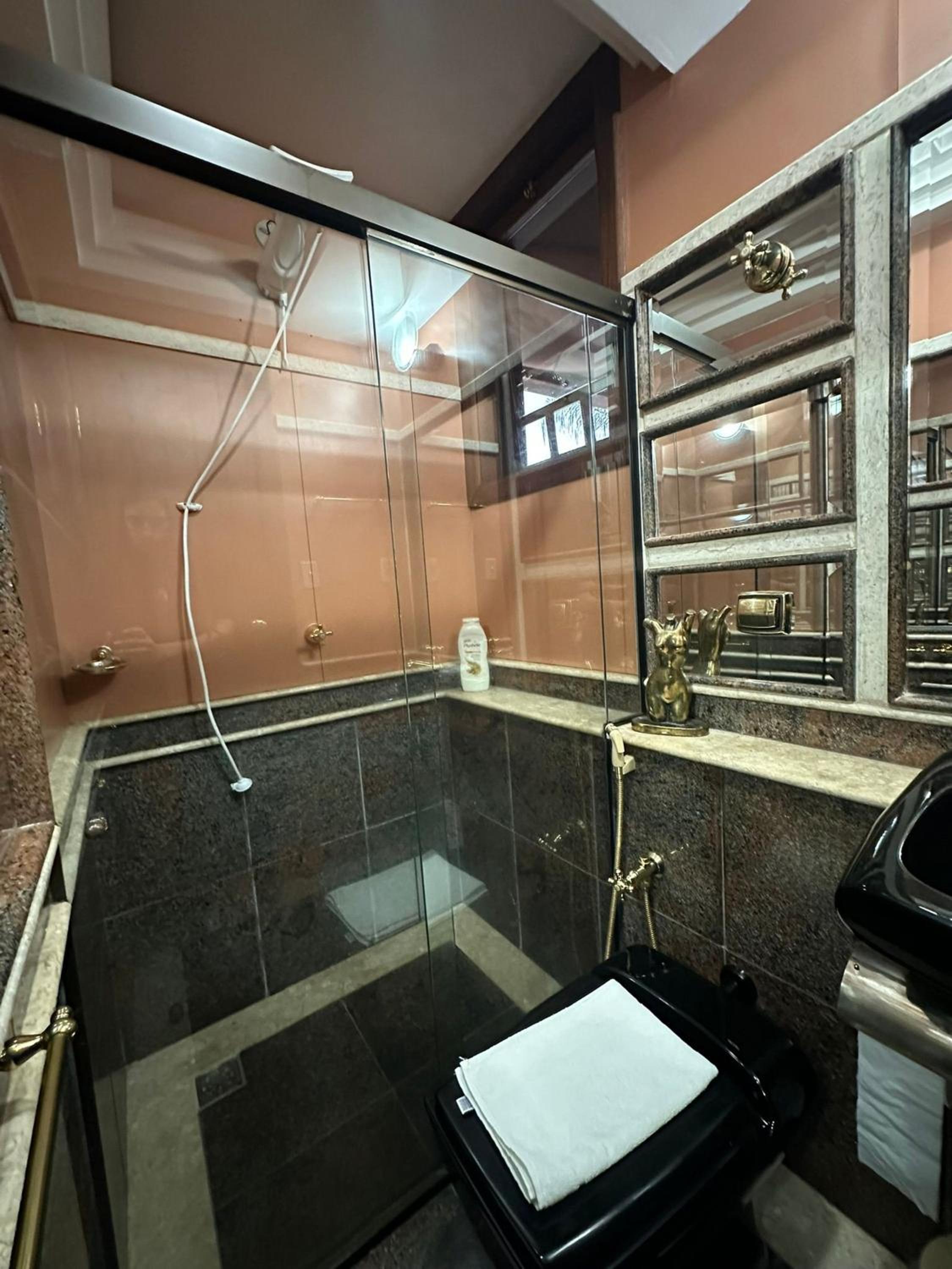Two-Bedroom Apartment - Photo 18