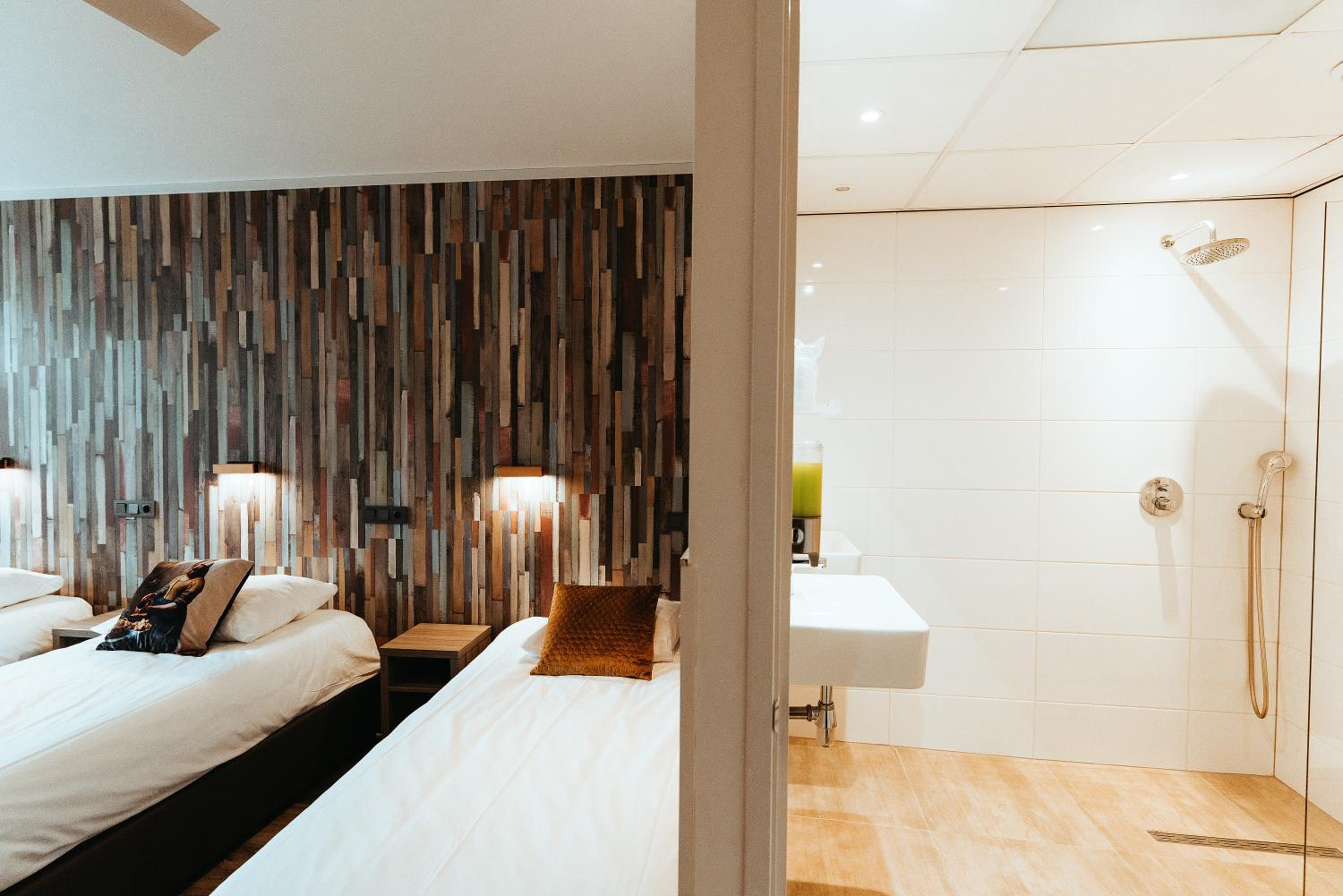 Standard Quadruple Room - Photo 5