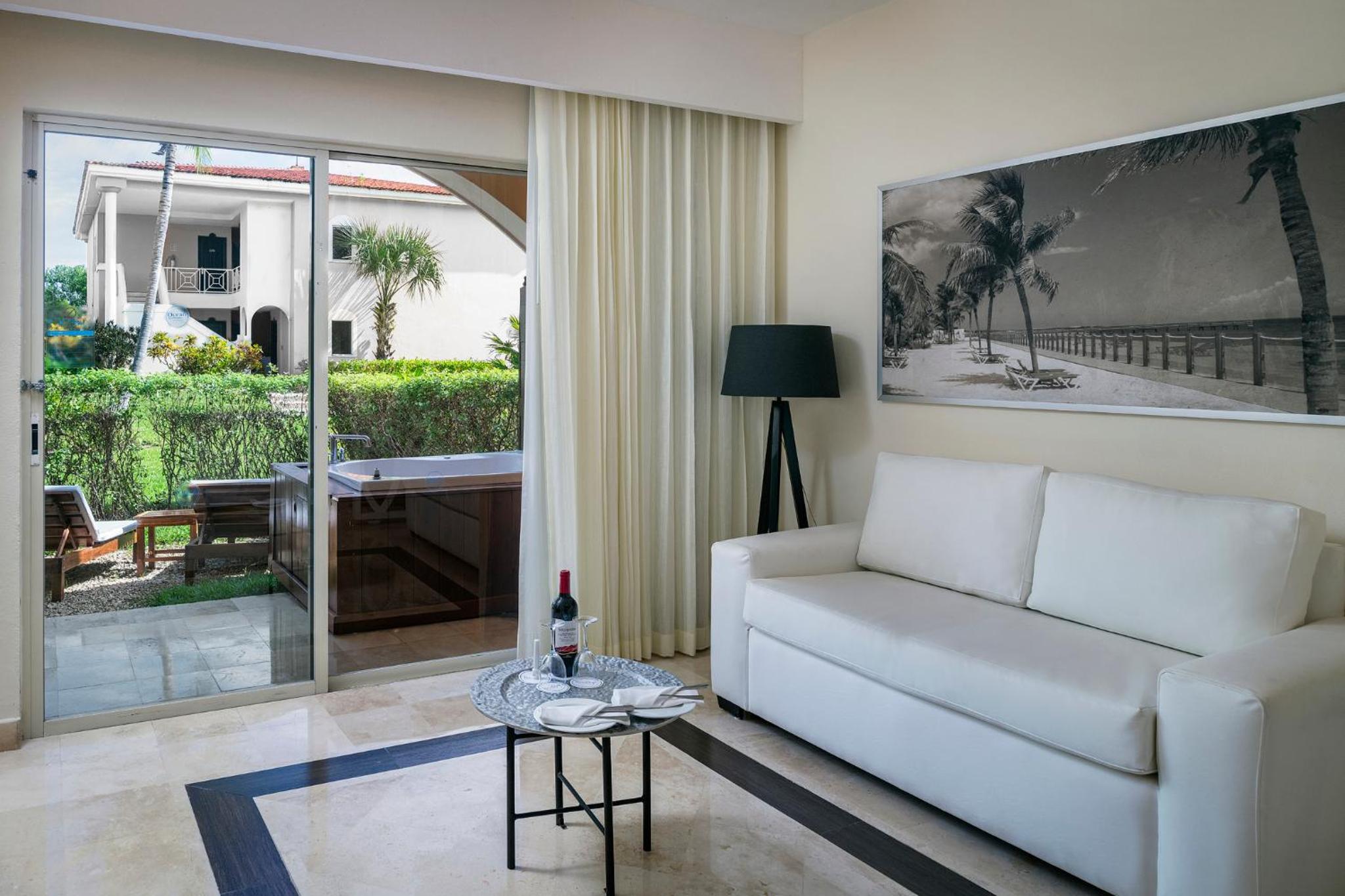 Privilege Junior Suite with Jacuzzi - Photo 7