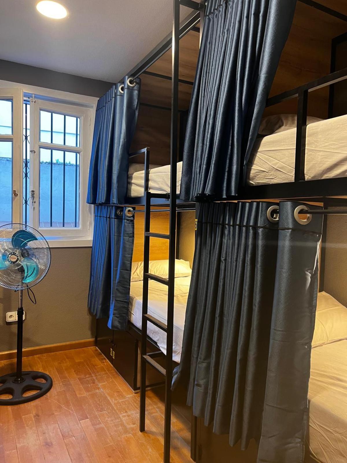 Litera en habitación compartida de mujeres
