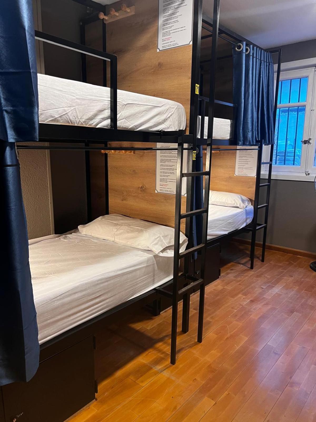 Litera en habitación compartida de mujeres