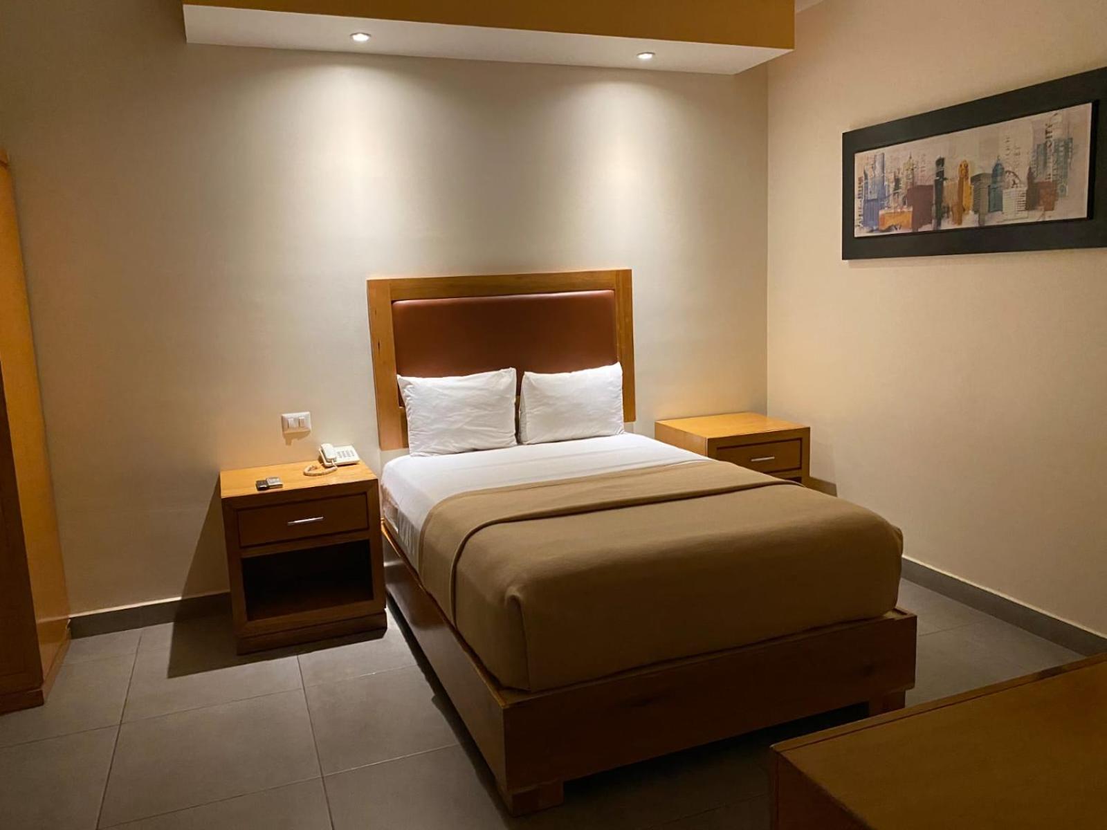 Two-Bedroom Suite - Photo 2