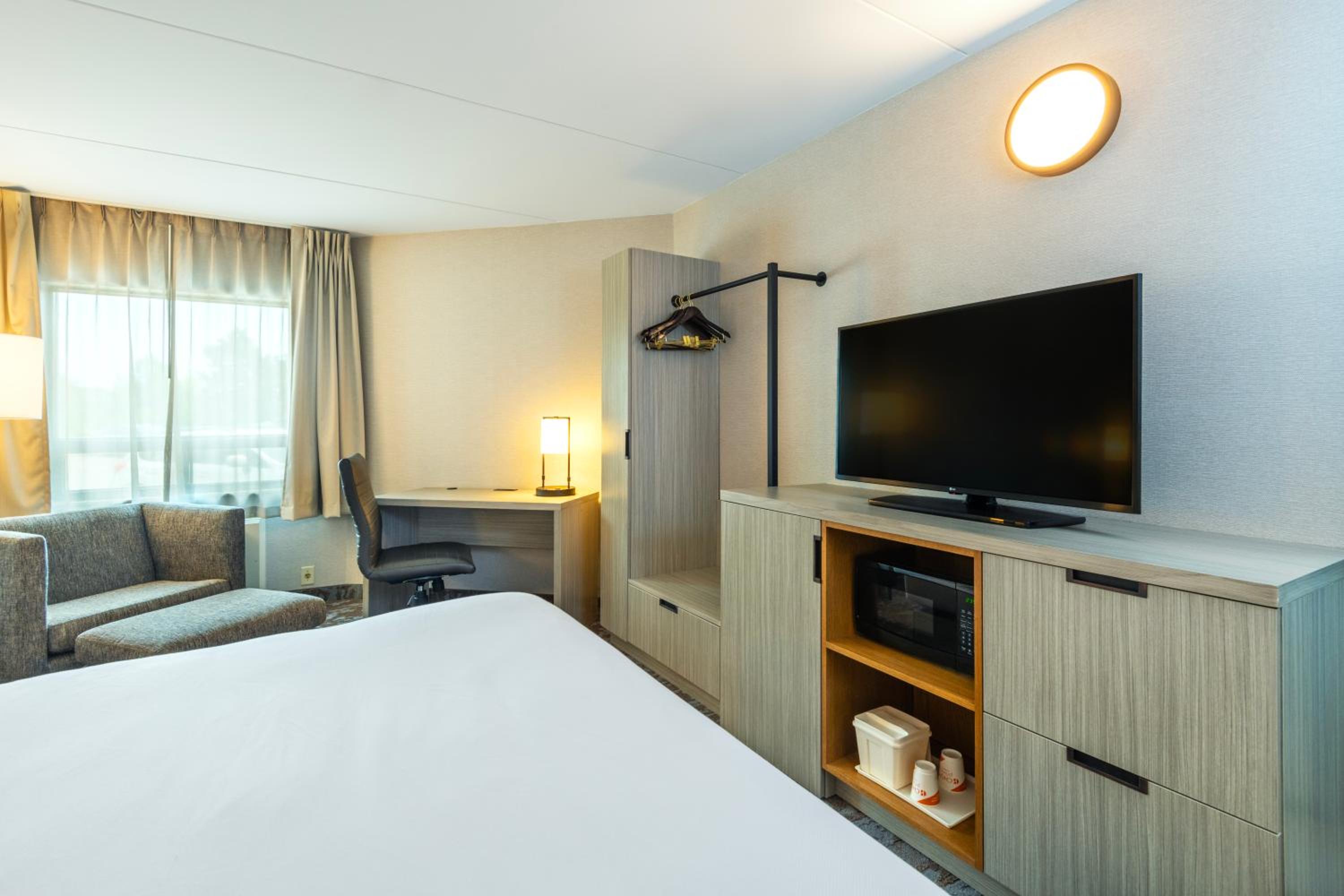 Superior King Room - Ground Floor/Non-Smoking - Photo 9
