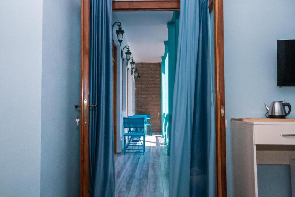 Deluxe Double Room with Balcony - Photo 3