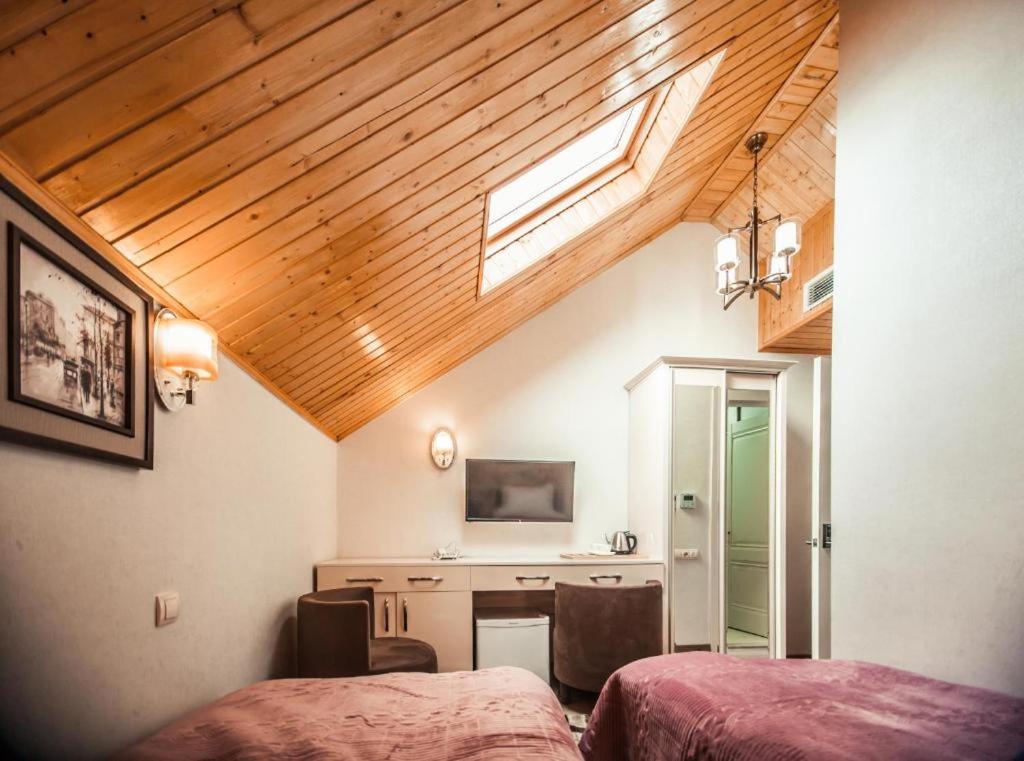 Budget Twin Room - Photo 3