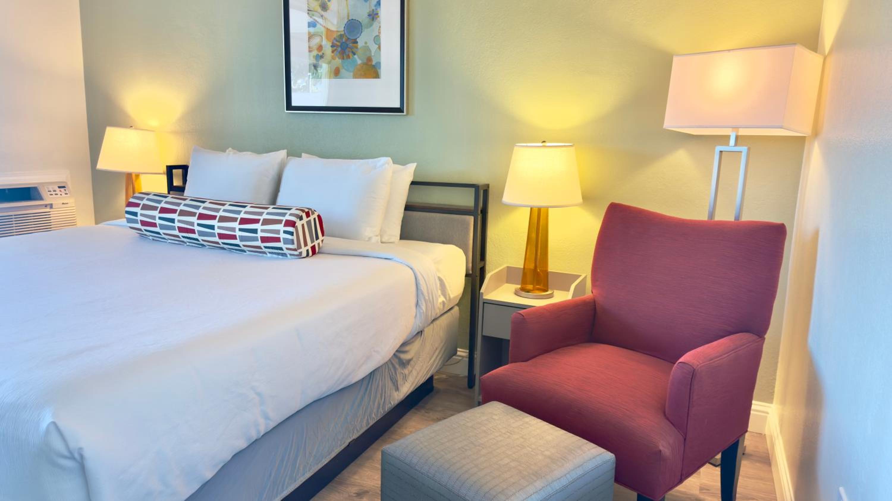 Standard Queen Room - Photo 6