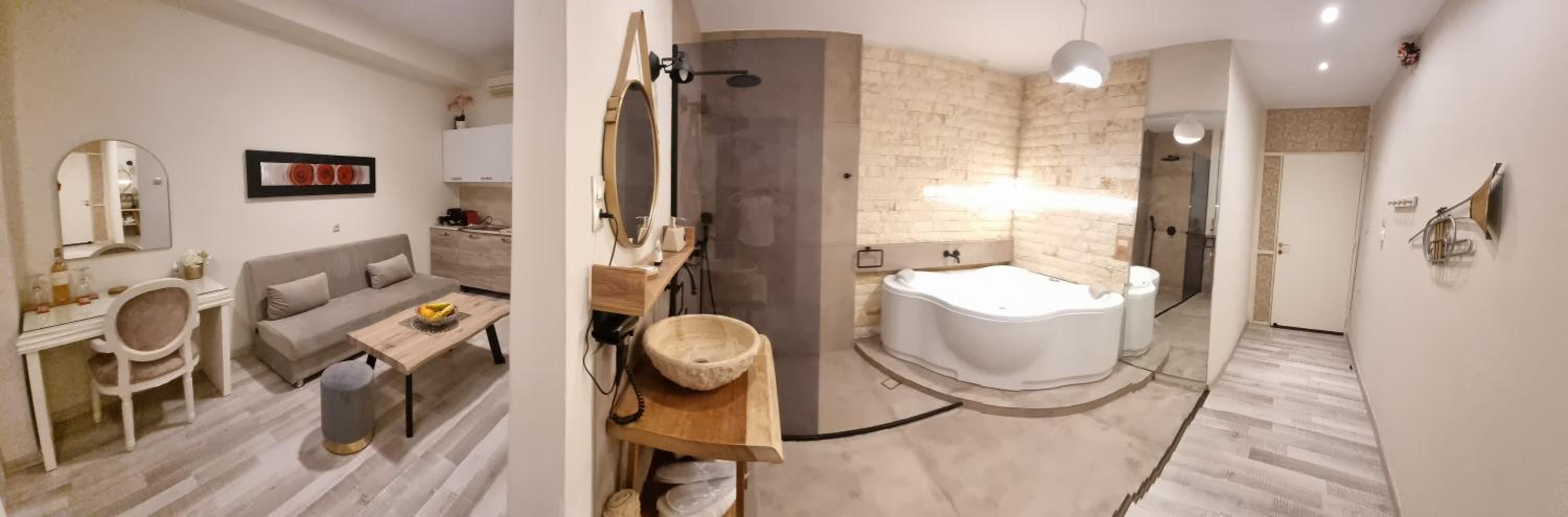 Deluxe Suite with Spa Bath photo 1