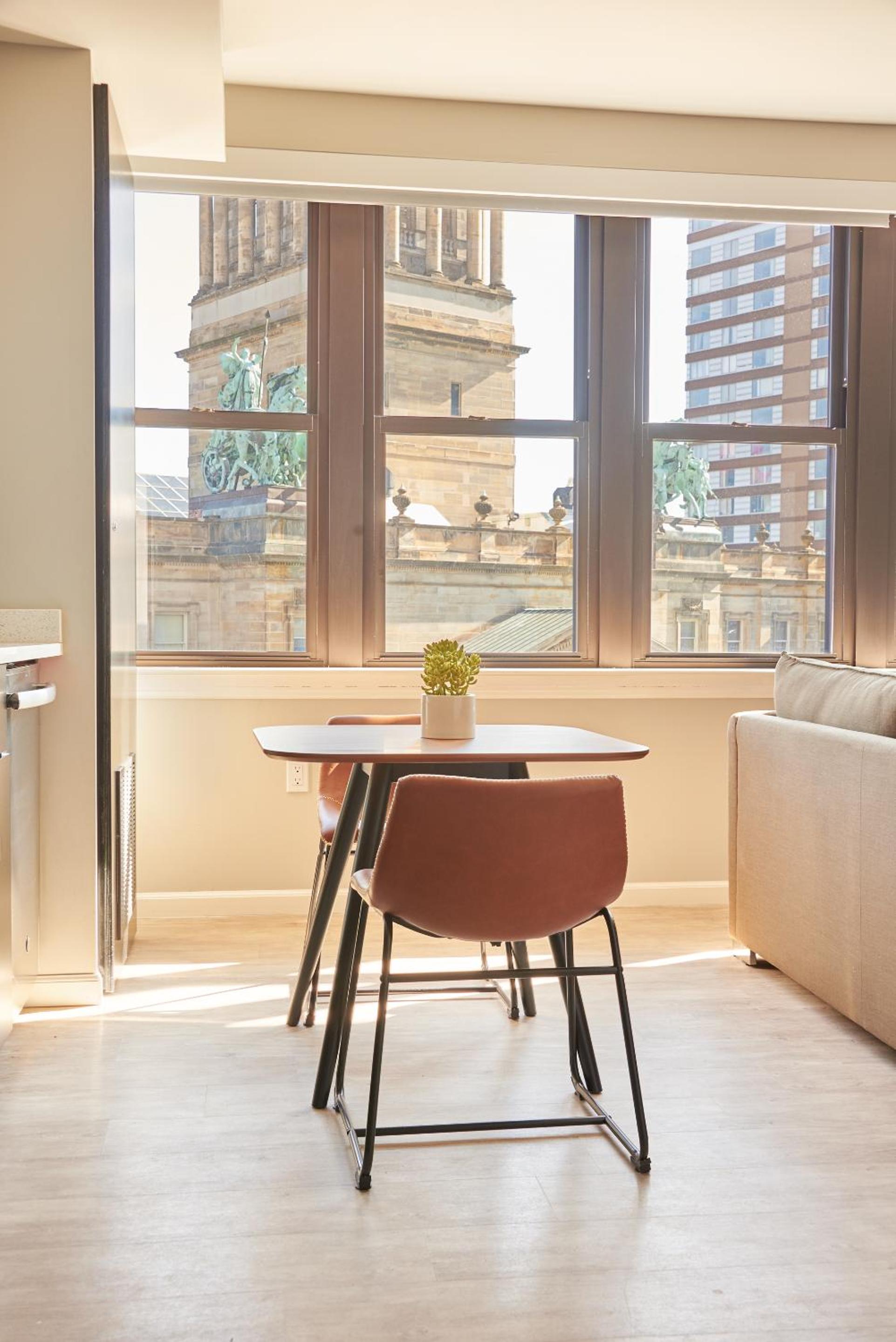 One-Bedroom Apartment with City View - Self Check-in with Virtual Front Desk photo 2