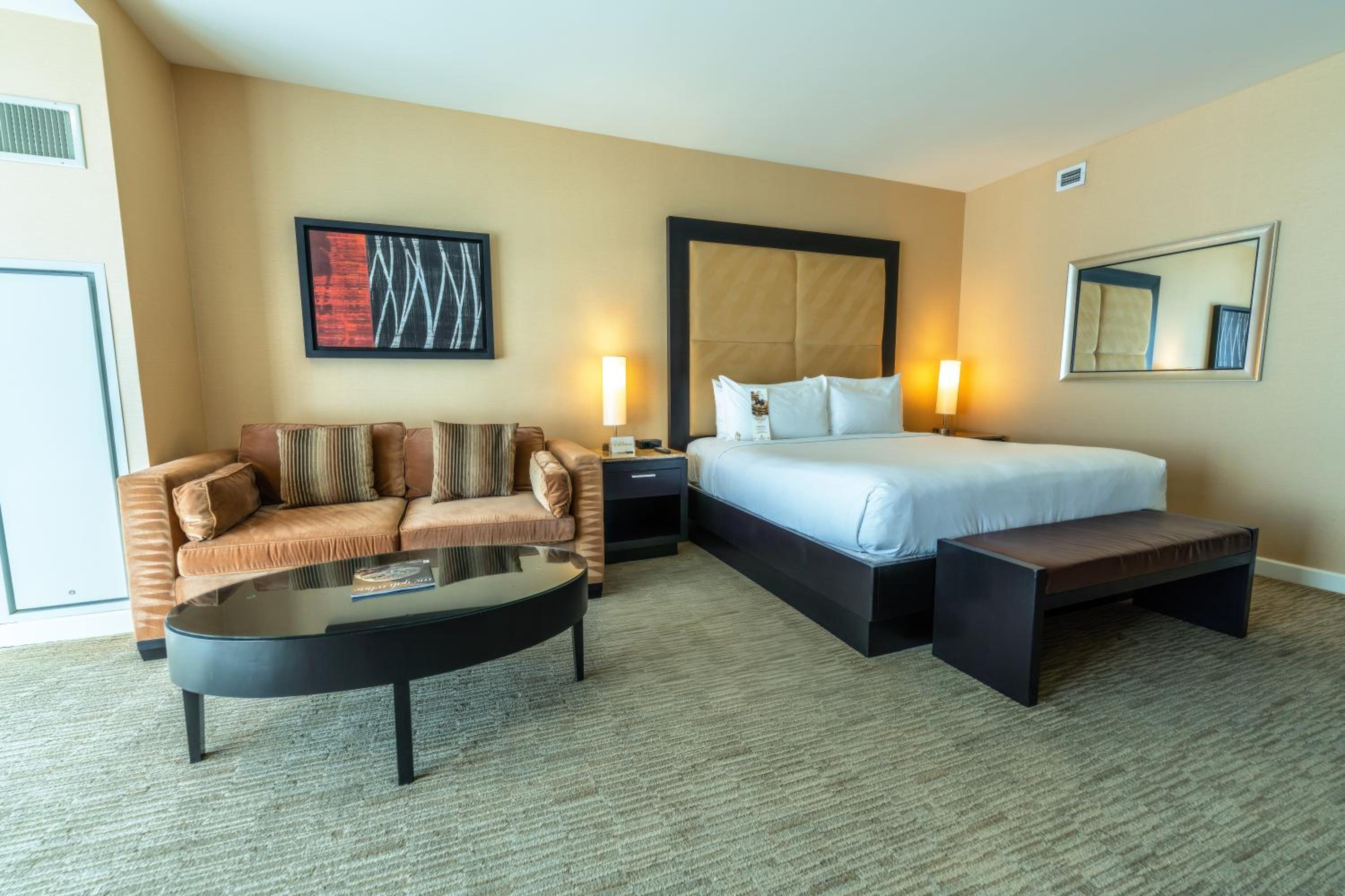 Deluxe King Room - Photo 3