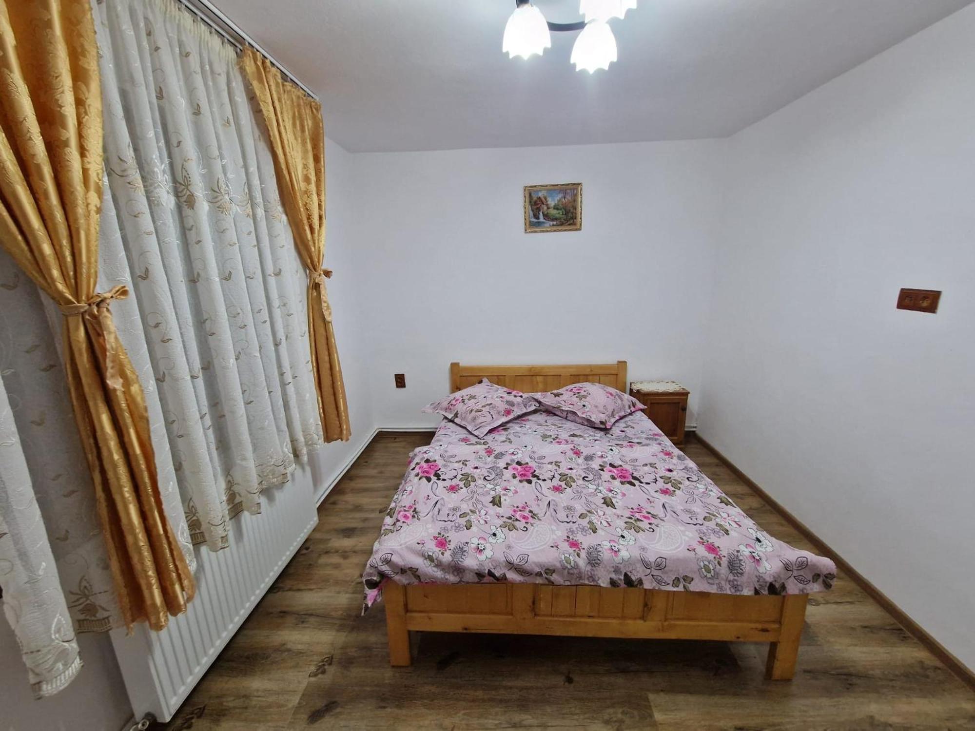 Double or Twin Room with Bathroom - Photo 1