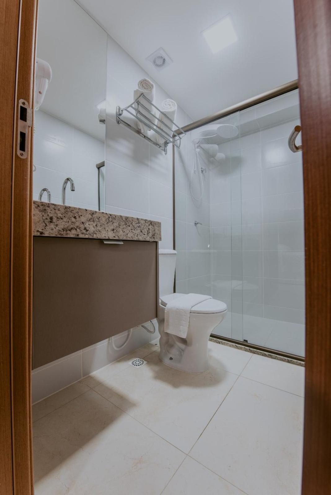 Double Room with Balcony - Photo 3