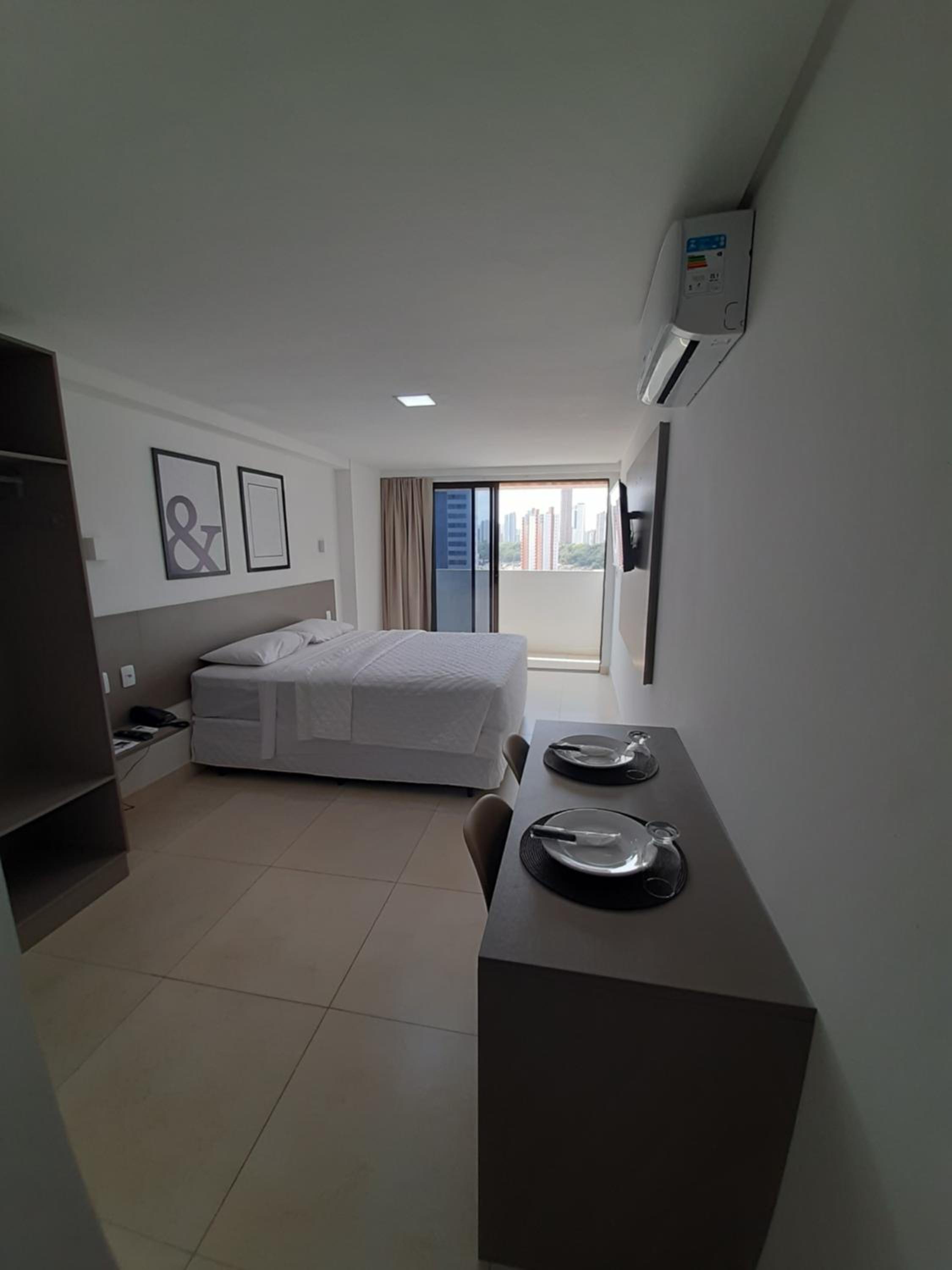 Double Room with Balcony - Photo 8