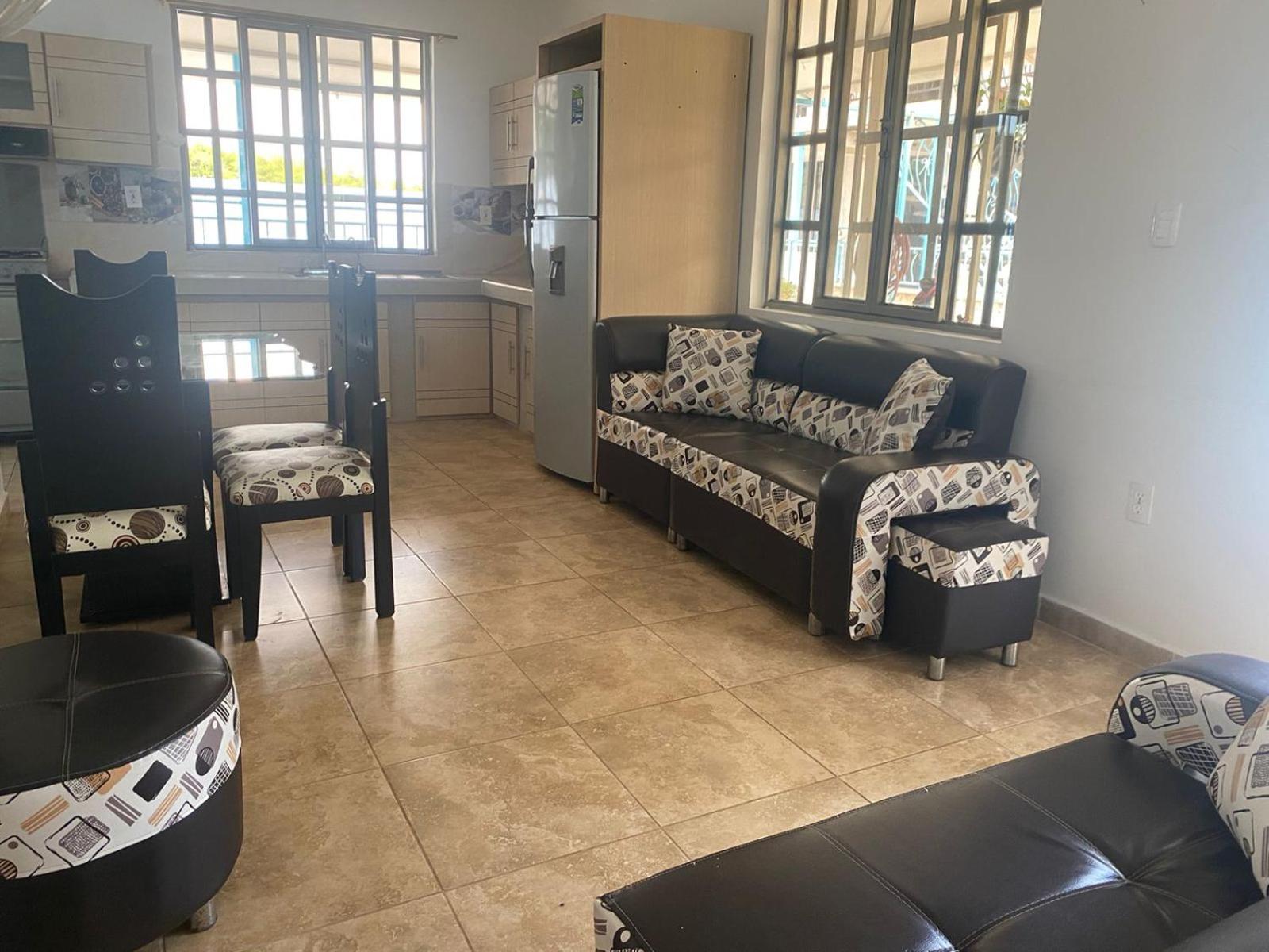 Family Room with Private Bathroom photo 3