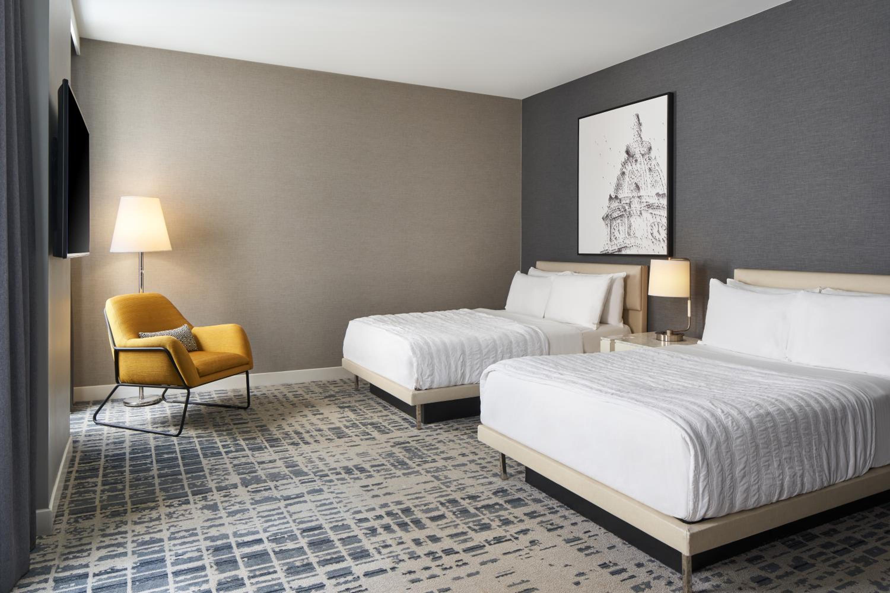 Queen Room With Two Queen Beds And Transfer Shower - Mobility And Hearing Accessible photo 2