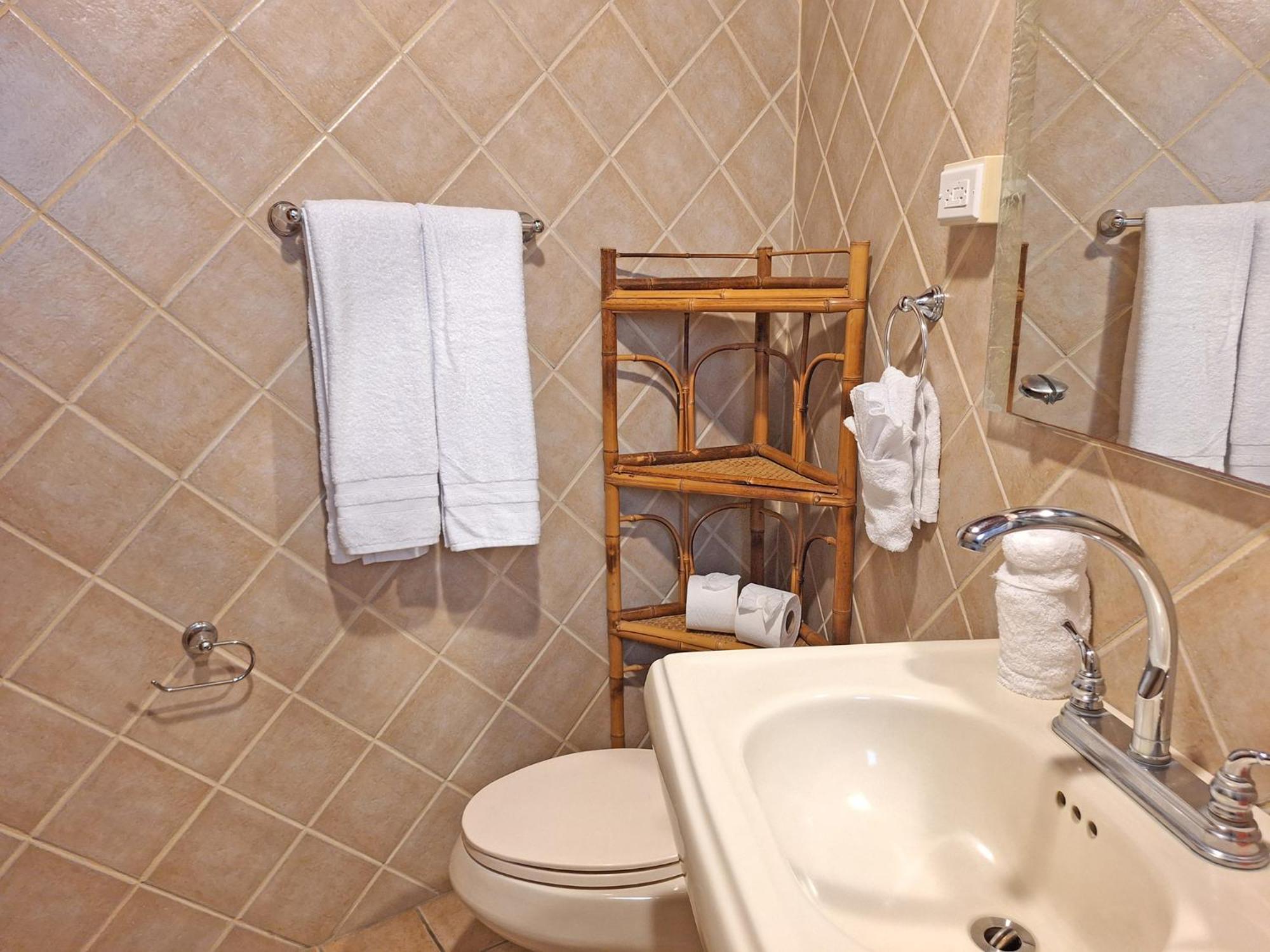 Budget Double Room photo 3